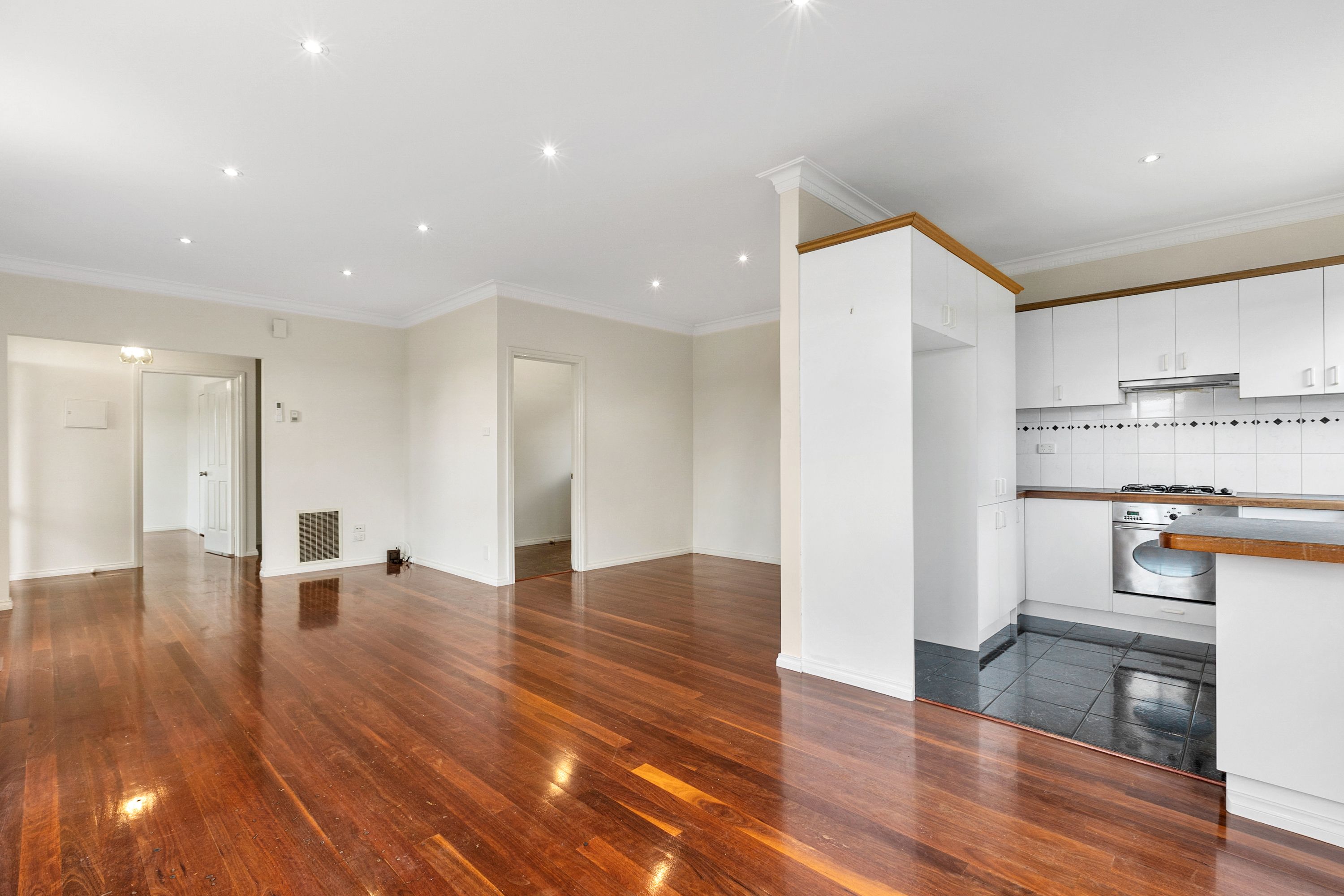 1/344 Blackburn Road, Burwood East, VIC 3151