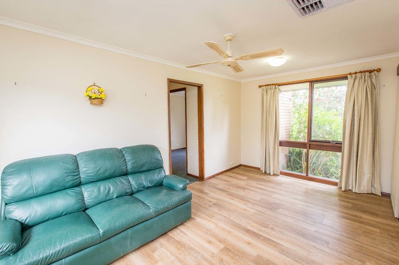 34 Aruma Crescent — photo 4 of 8