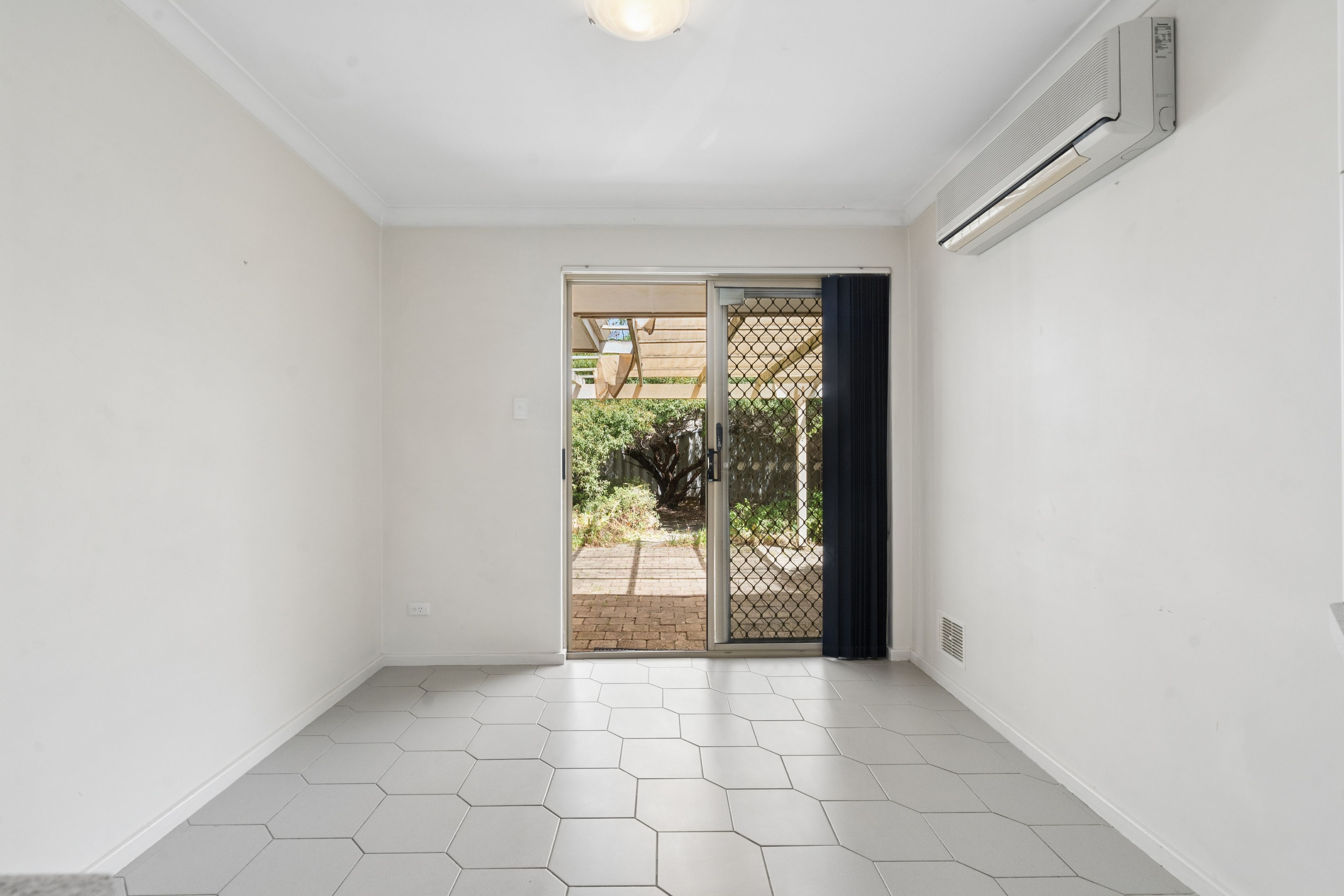 2/165 Holland Street — photo 16 of 26