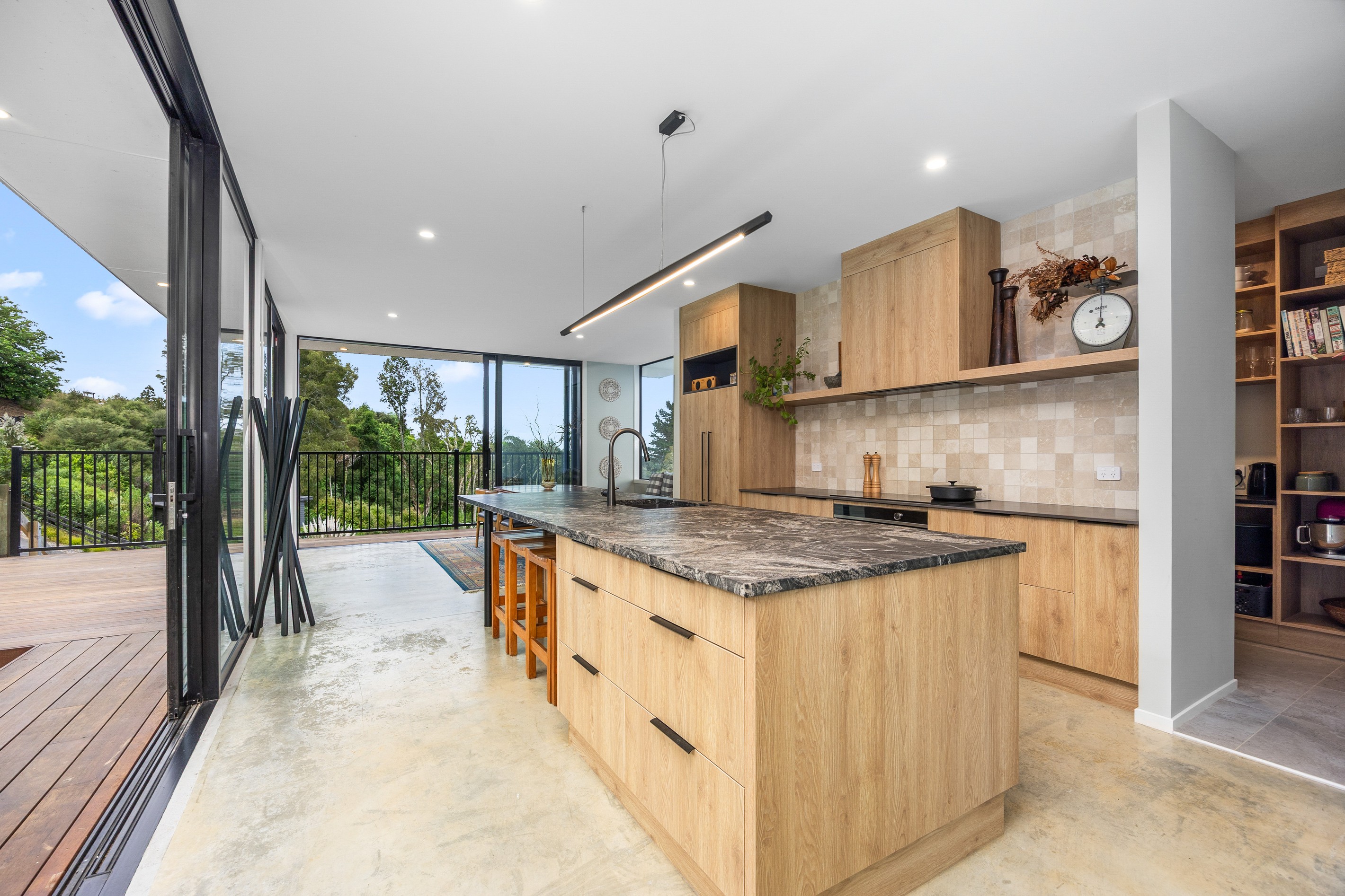 181 Point View Drive, East Tamaki Heights, Manukau City
