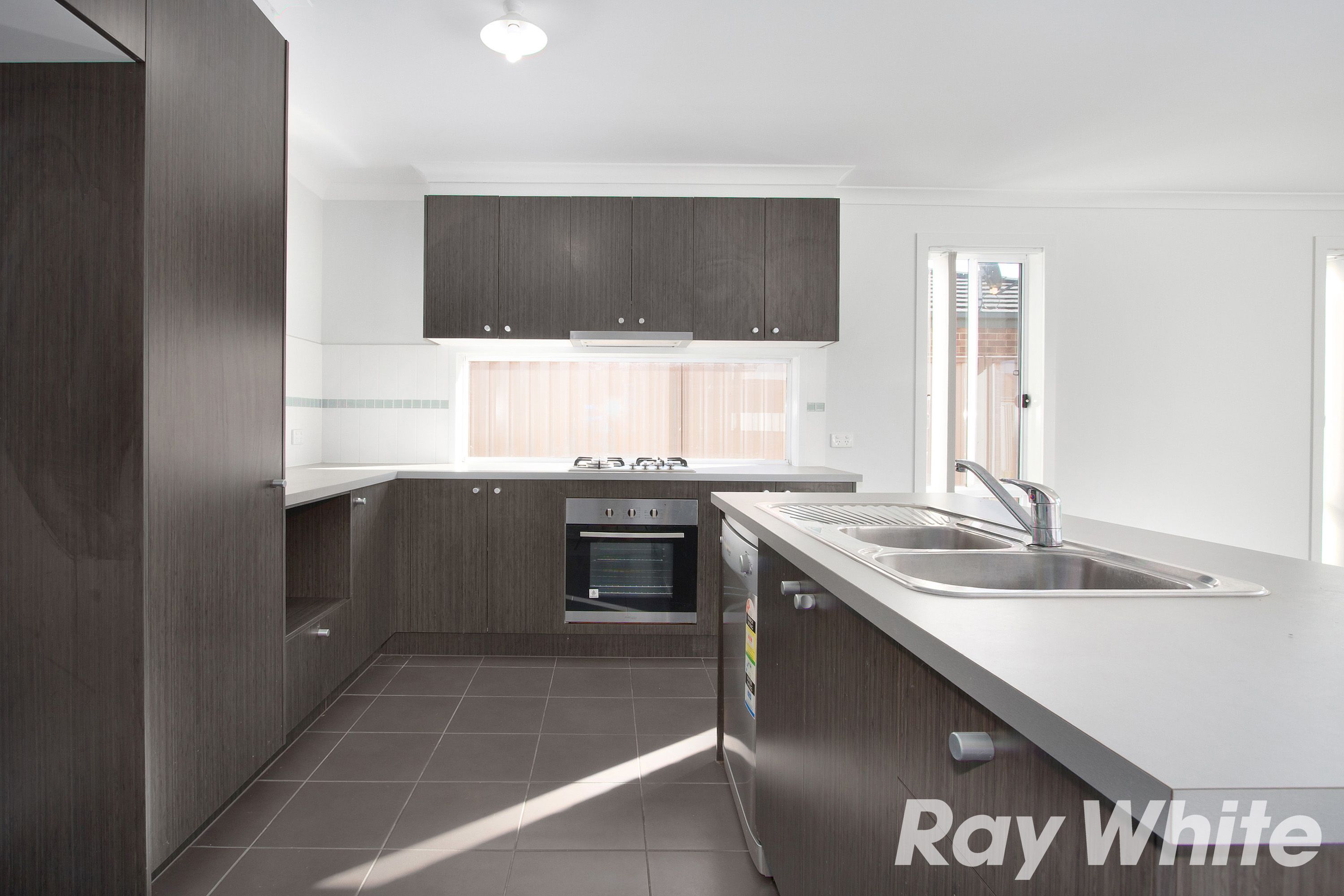 11 Serenity Street, Pakenham, VIC 3810