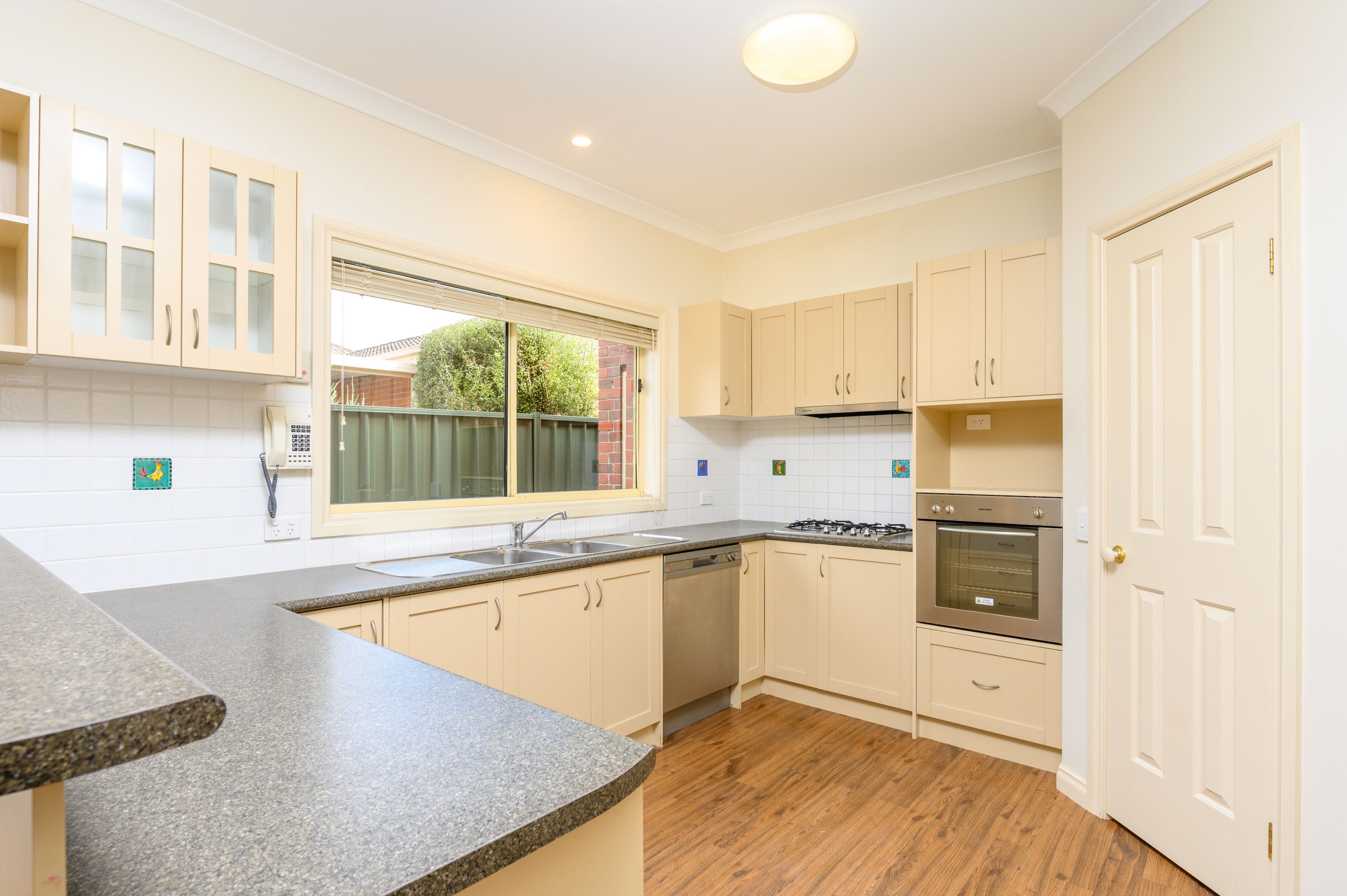 6 St Glens Way, Lake Gardens, VIC 3355