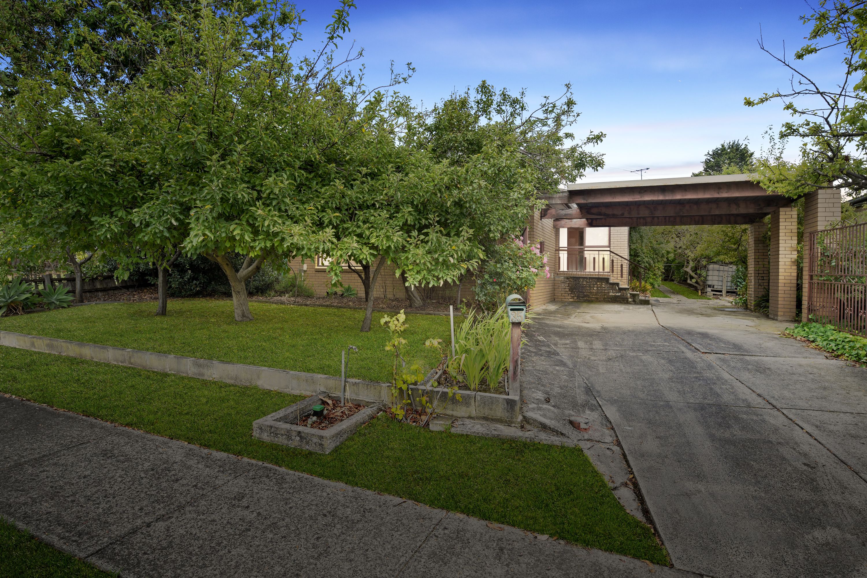 35 Westlands Road, Glen Waverley, VIC 3150