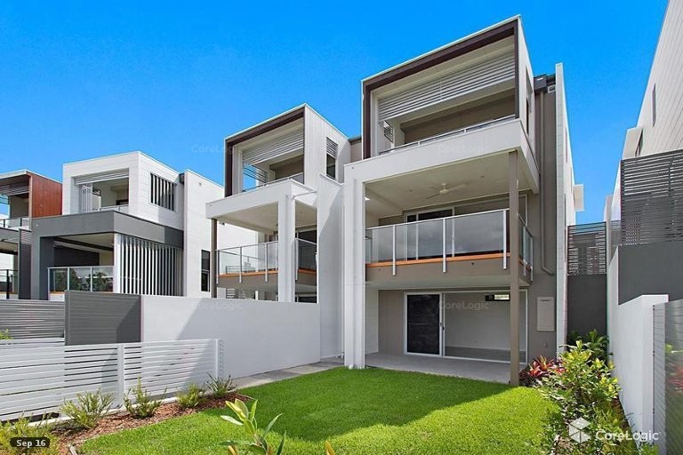 34 Brooklyn Crescent, Robina, QLD 4226