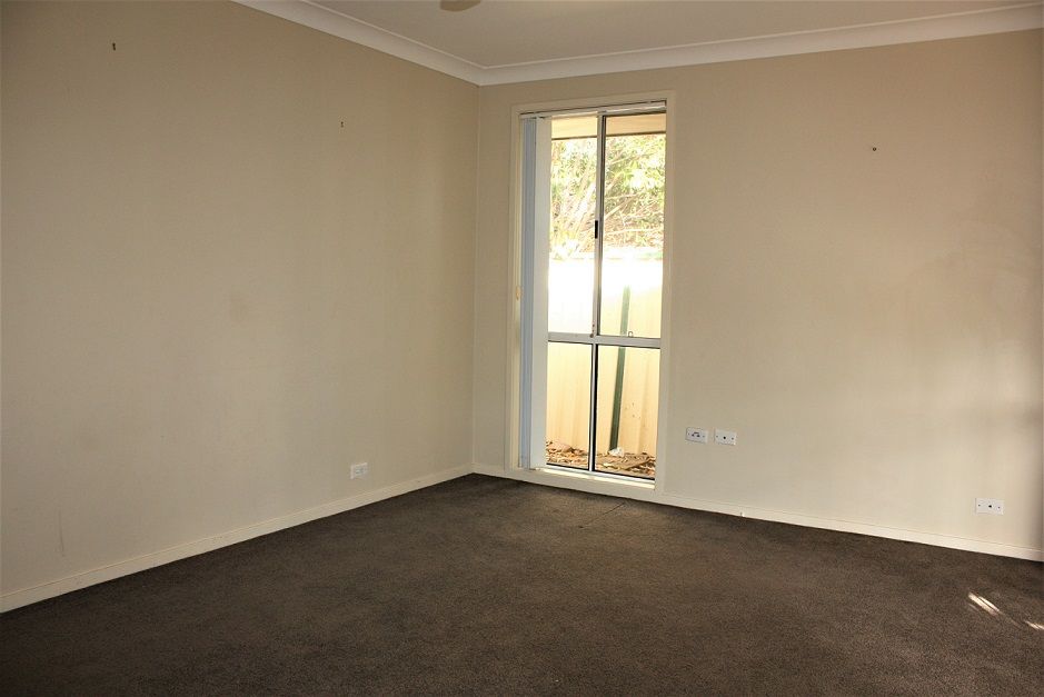36 Randall Avenue, Minto, NSW 2566