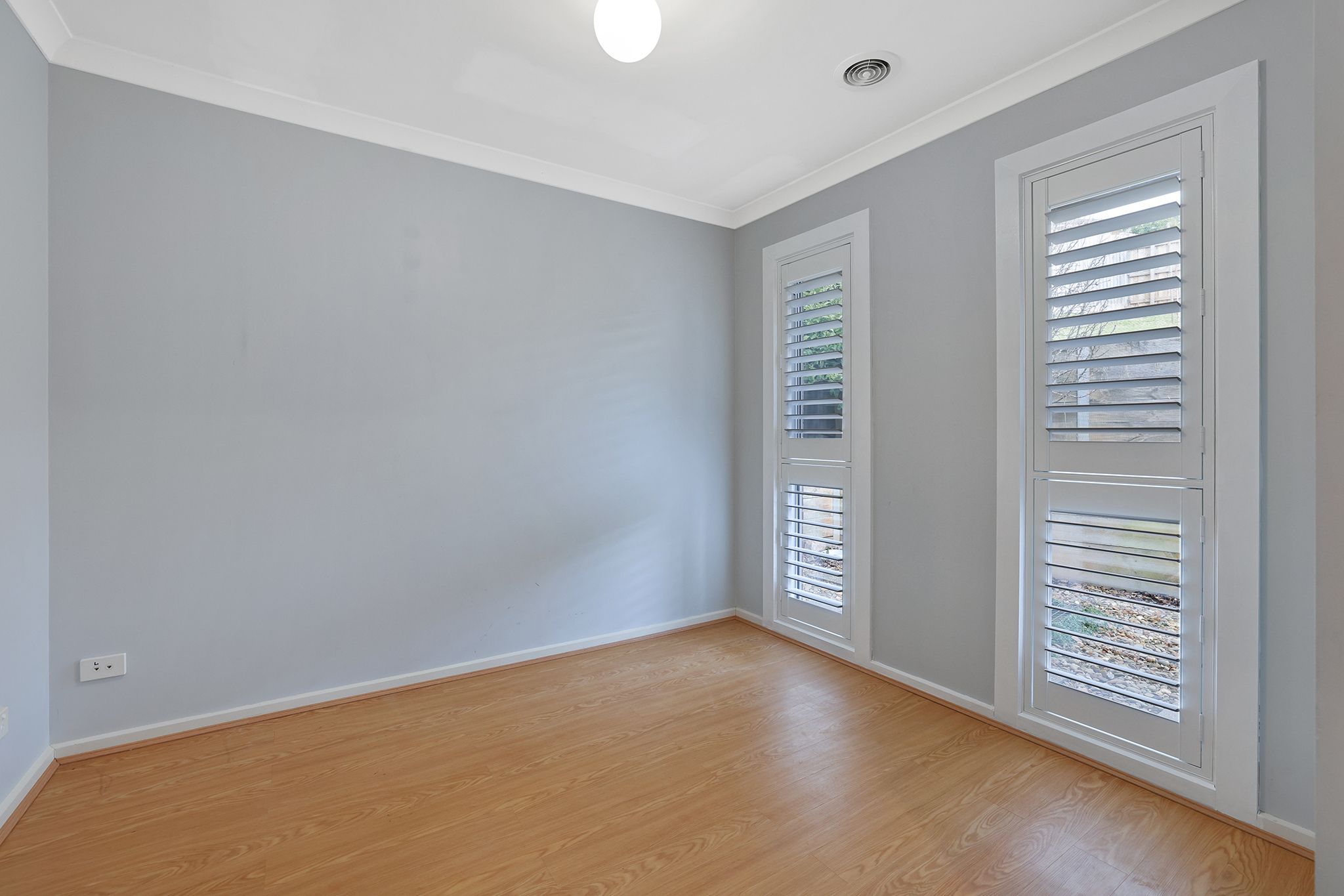 12 Vivian Court — photo 9 of 27