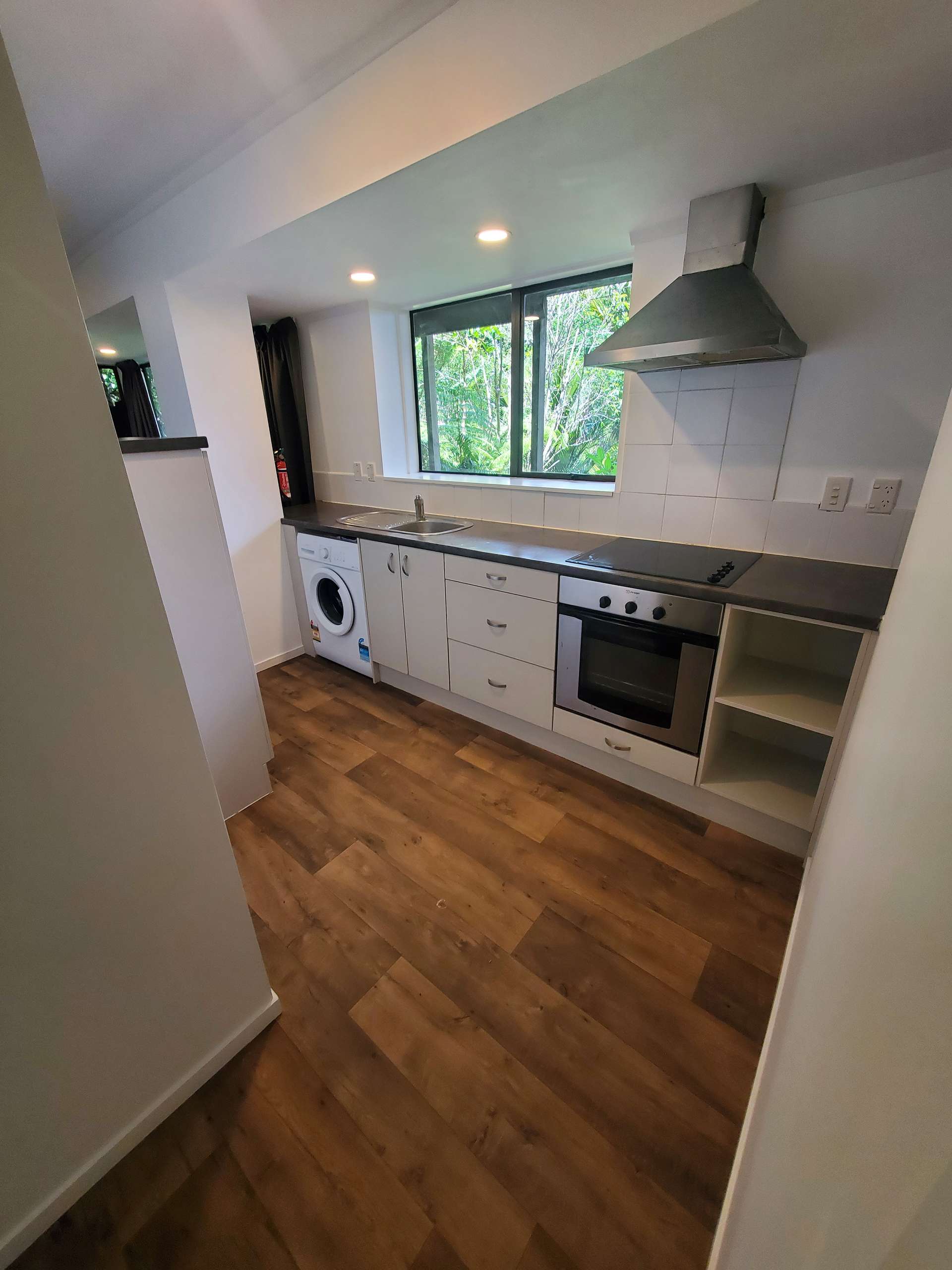 39B York Road photo 4