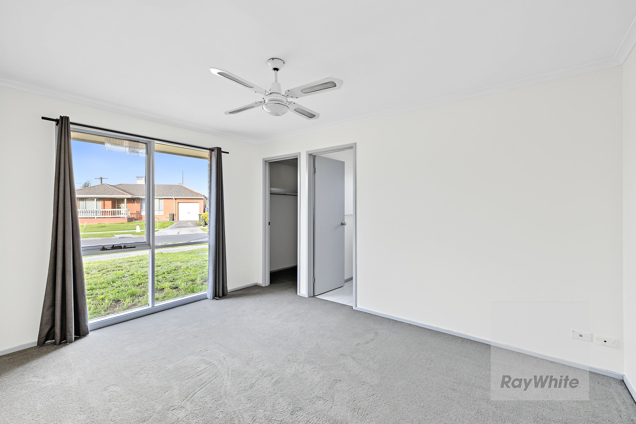 27 Halter Crescent — photo 9 of 14