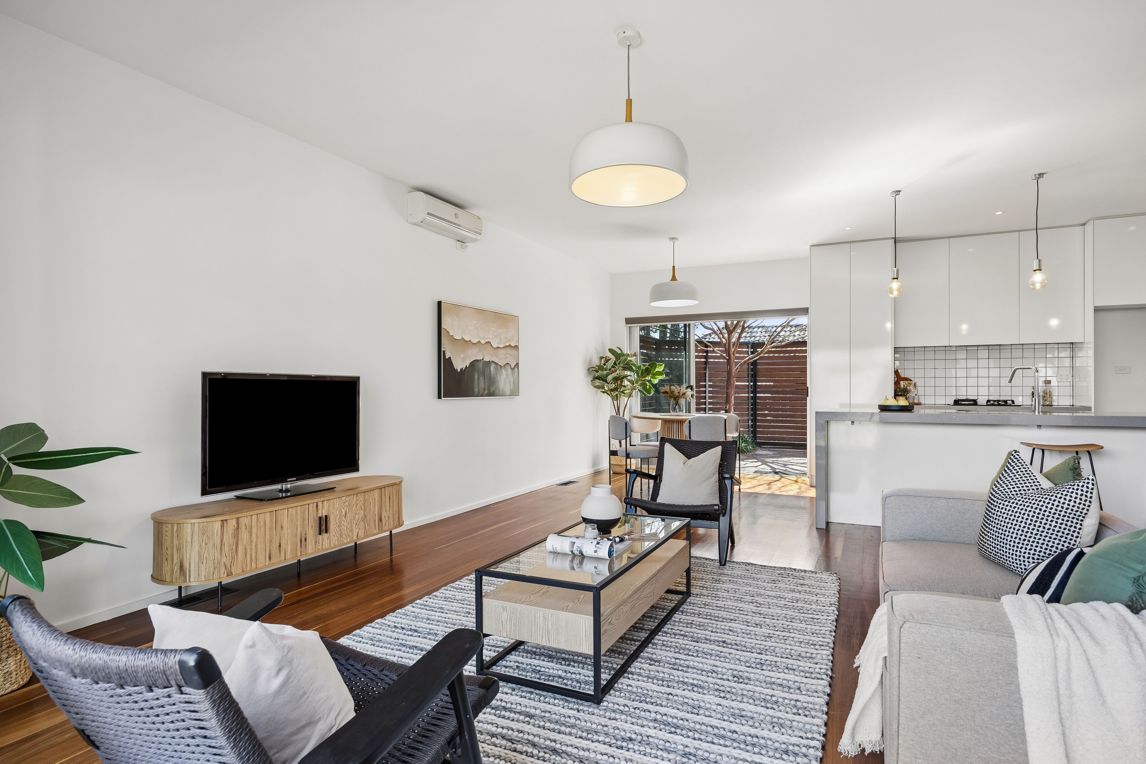 1/205 Wickham Road — photo from Ray White The Bayside Group
