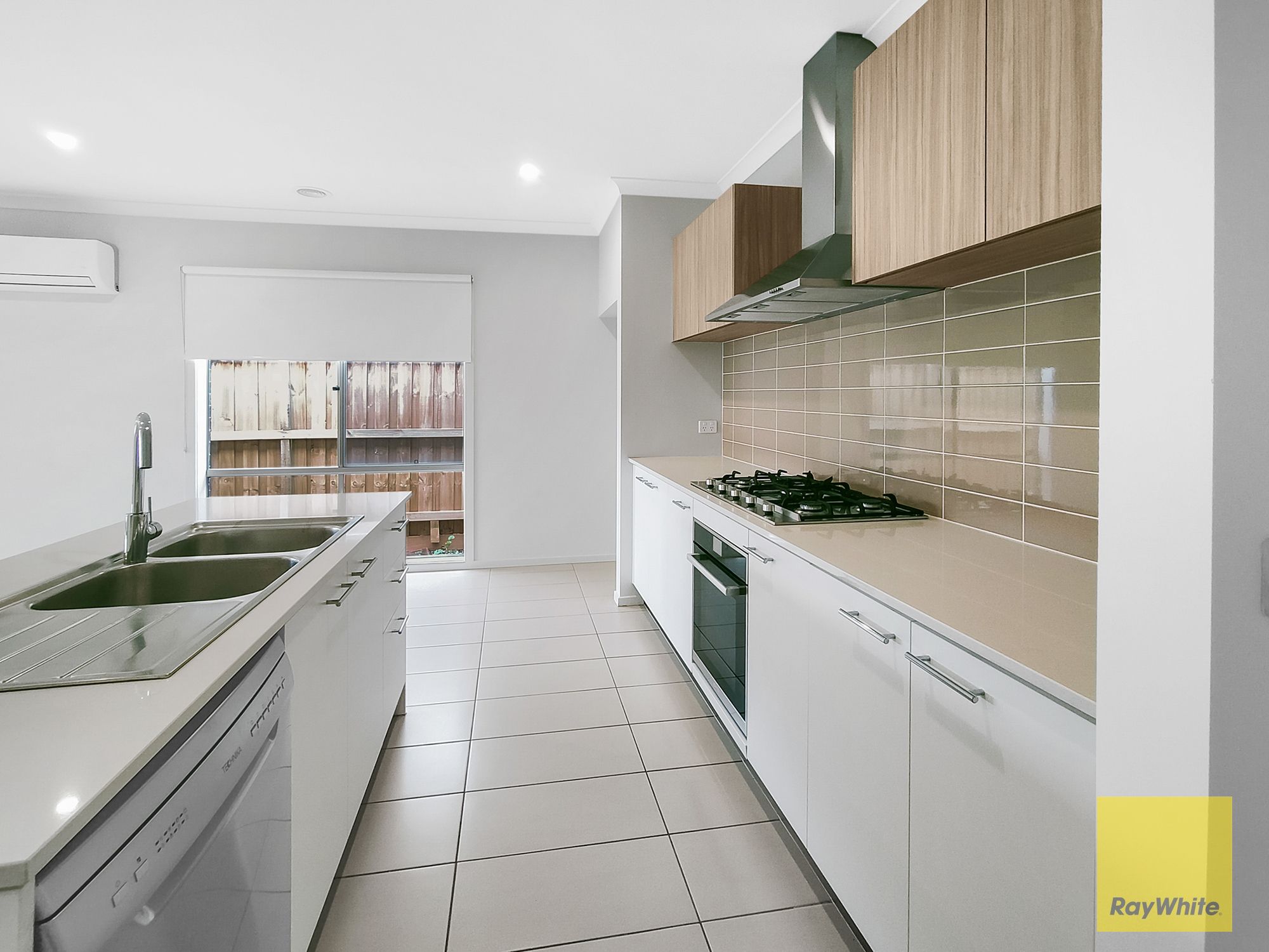 32 Rosette Crescent — photo 6 of 25