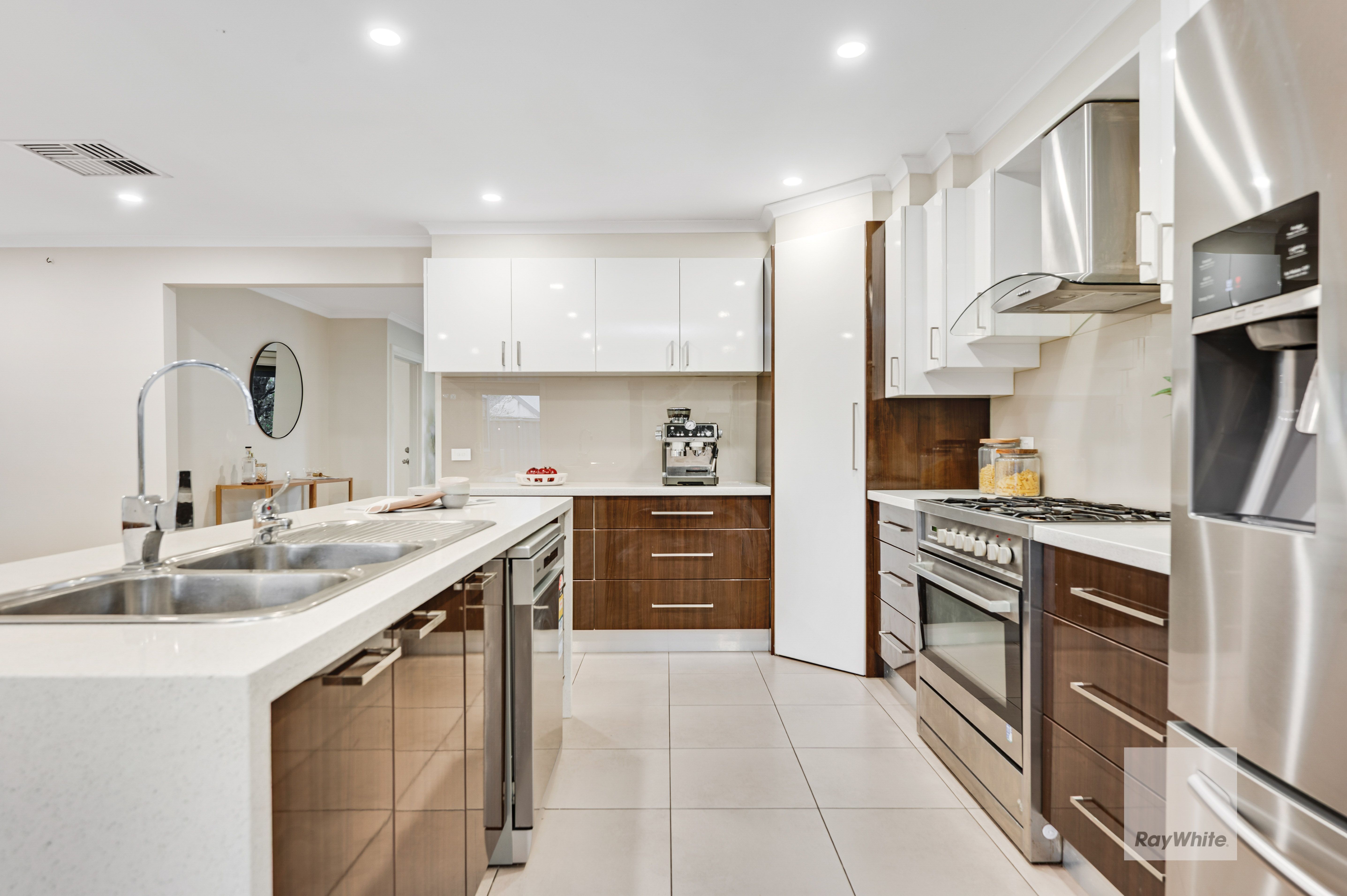 6 Sutton Close — photo 14 of 30