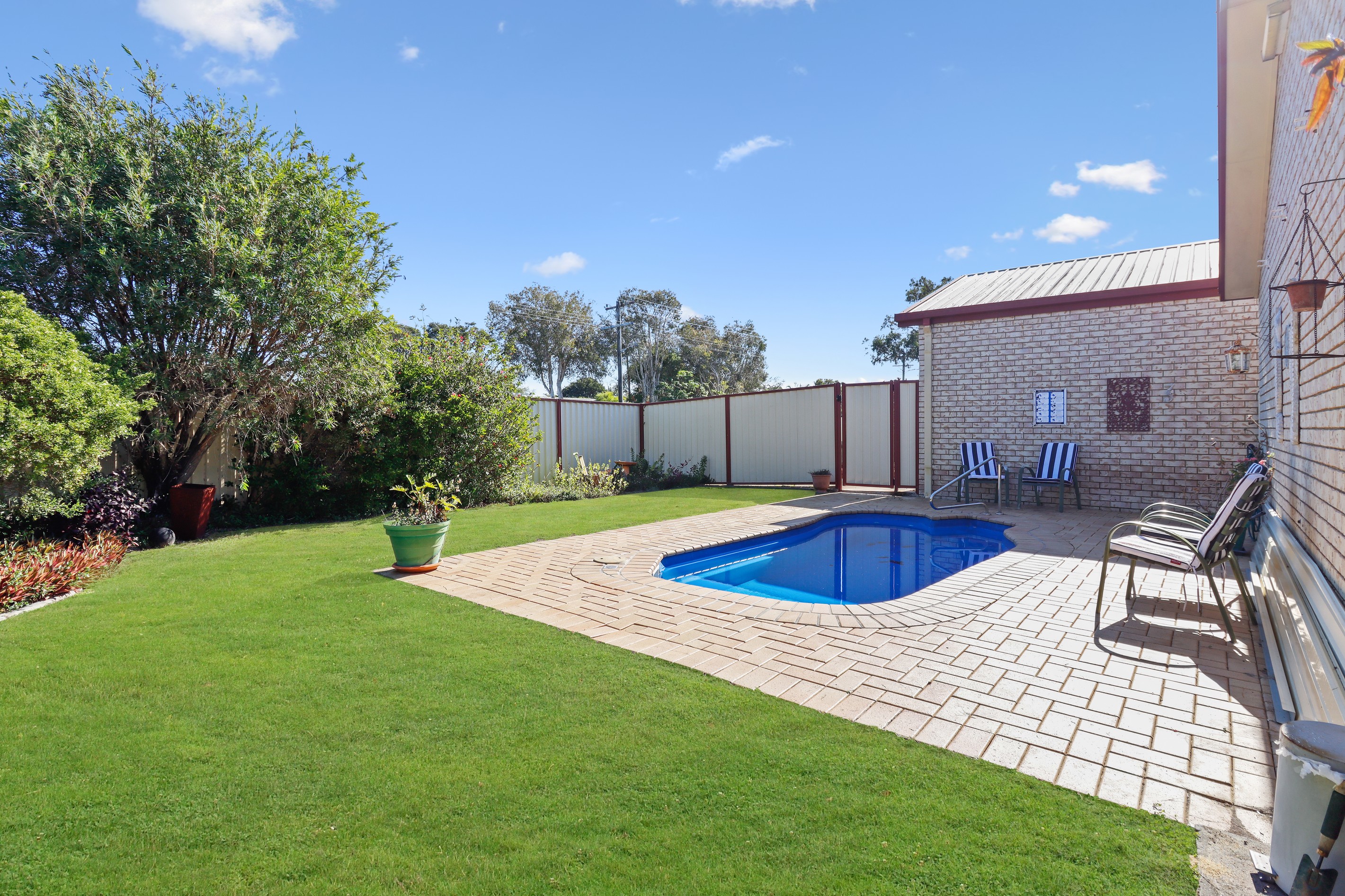 2 Jennylee Close, Urangan, QLD 4655