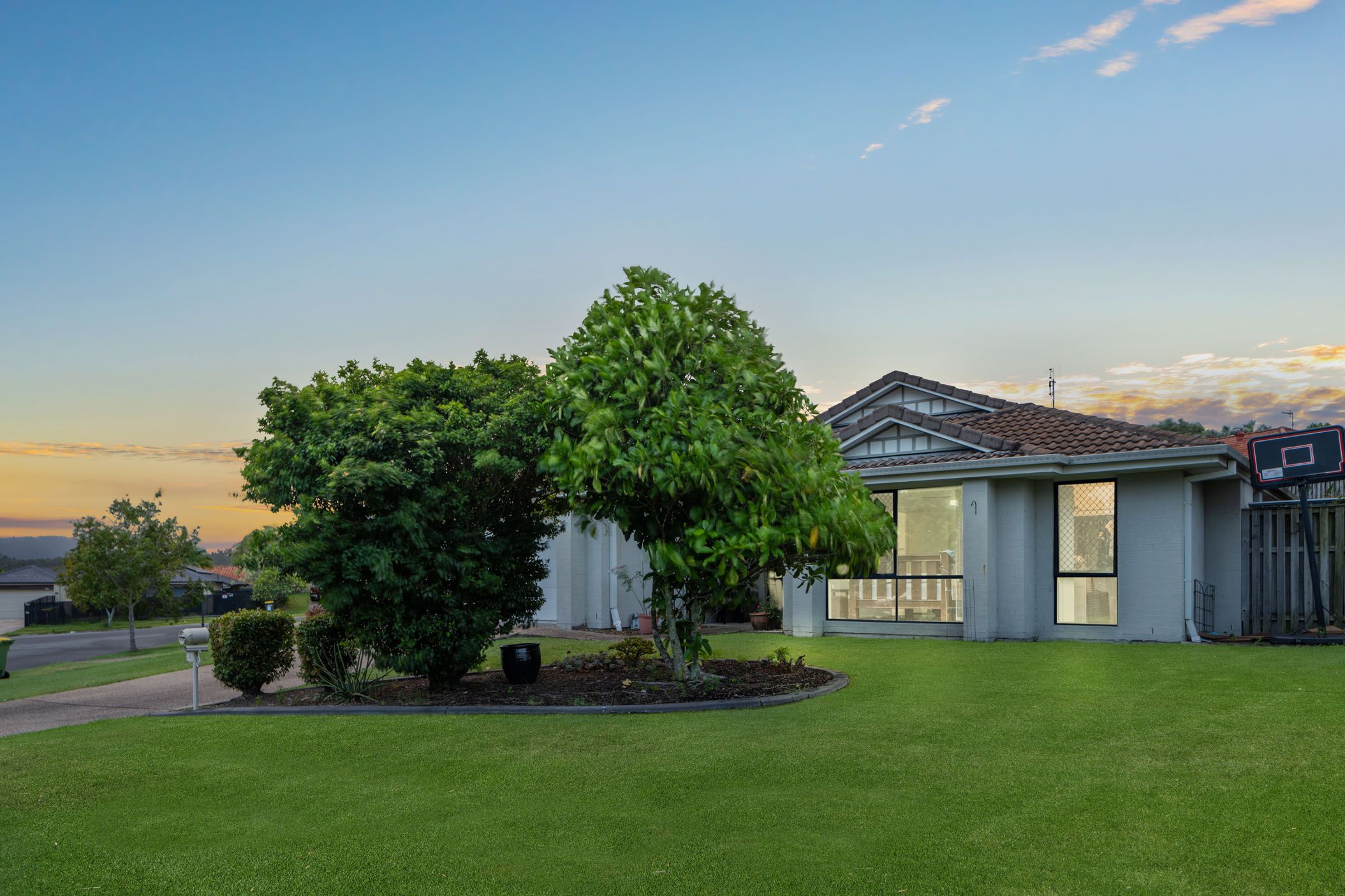 4 Wellers Street, Pacific Pines, QLD 4211