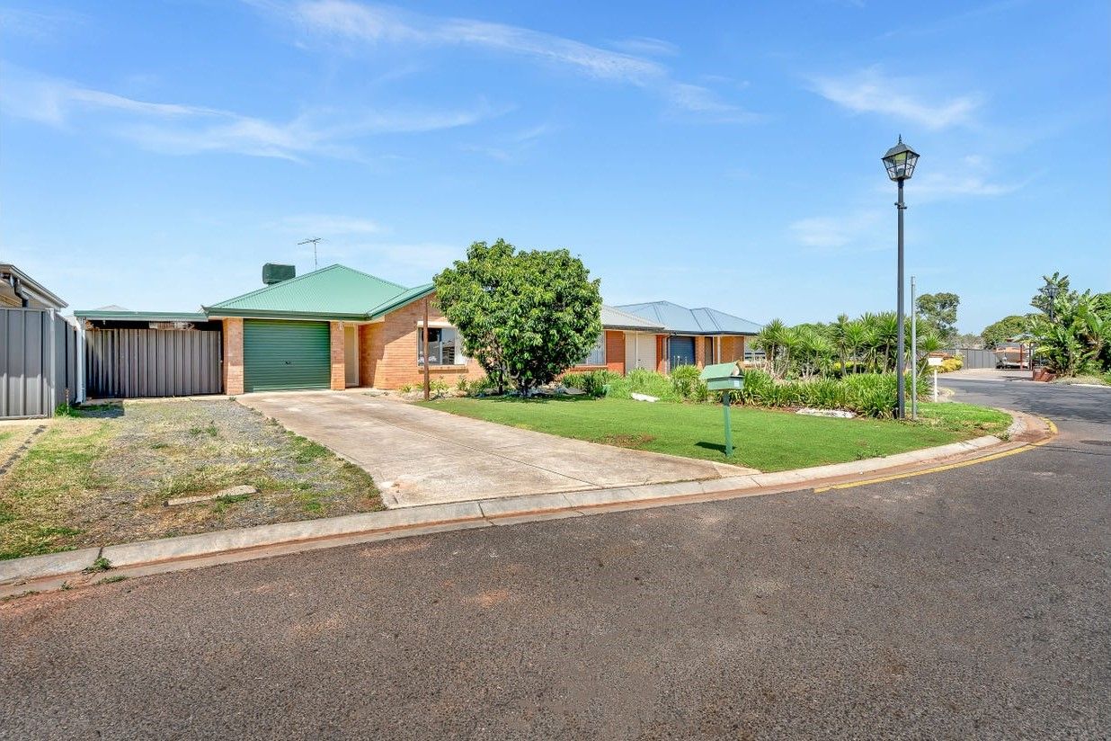 11 Hamra Drive, Smithfield SA 5114