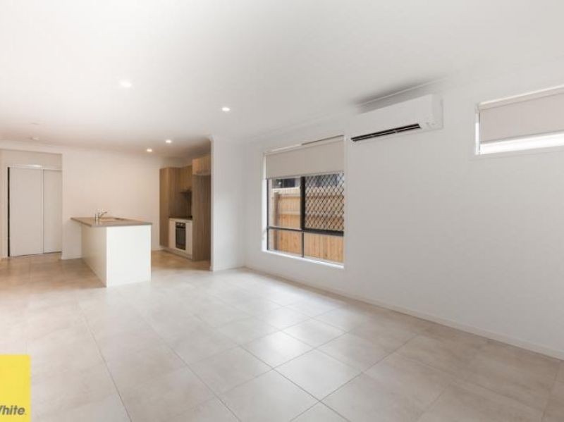102 Napier Circuit, Silkstone, QLD 4304