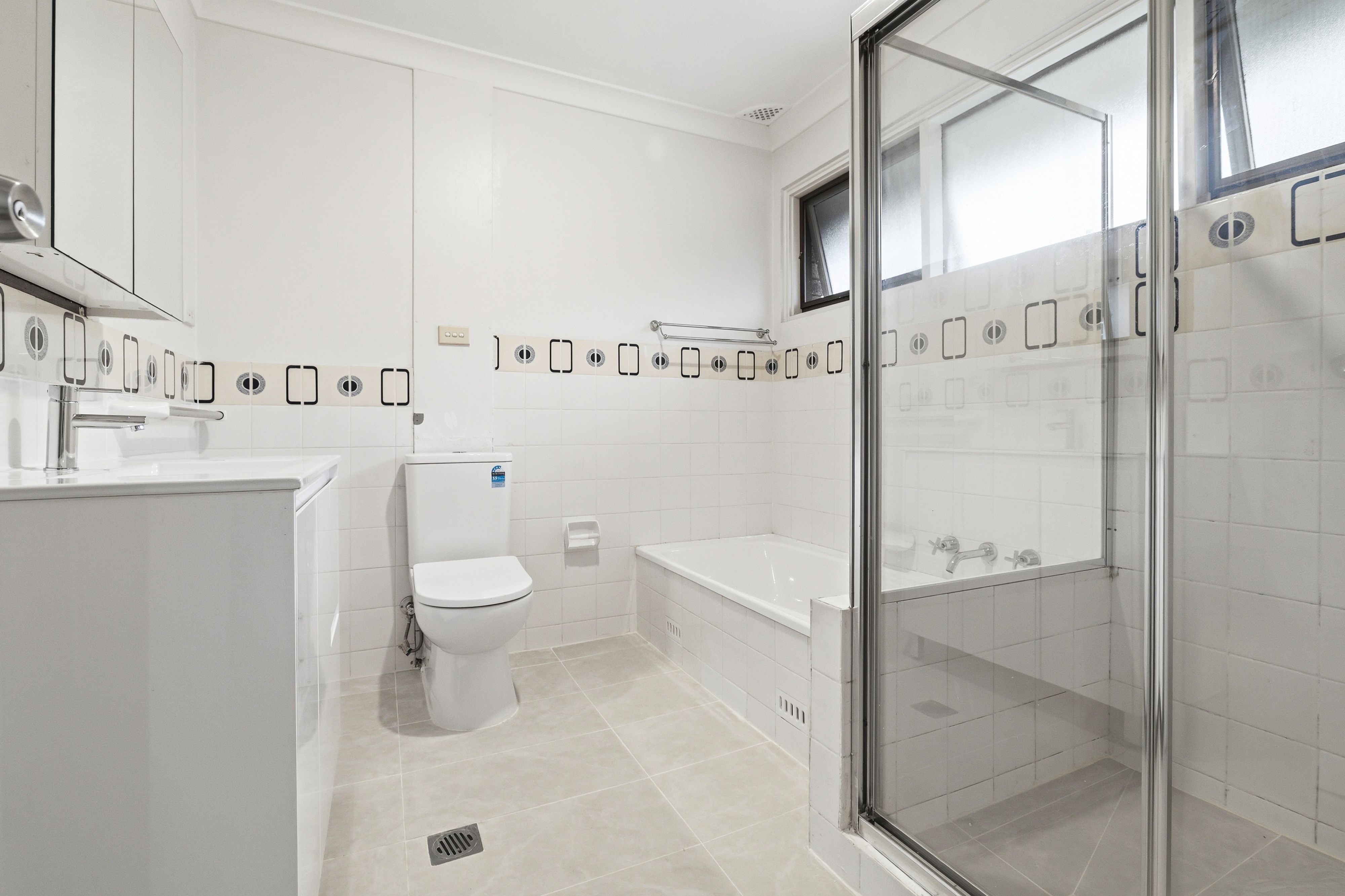 11/100 Hoxton Park Road — photo 10 of 21