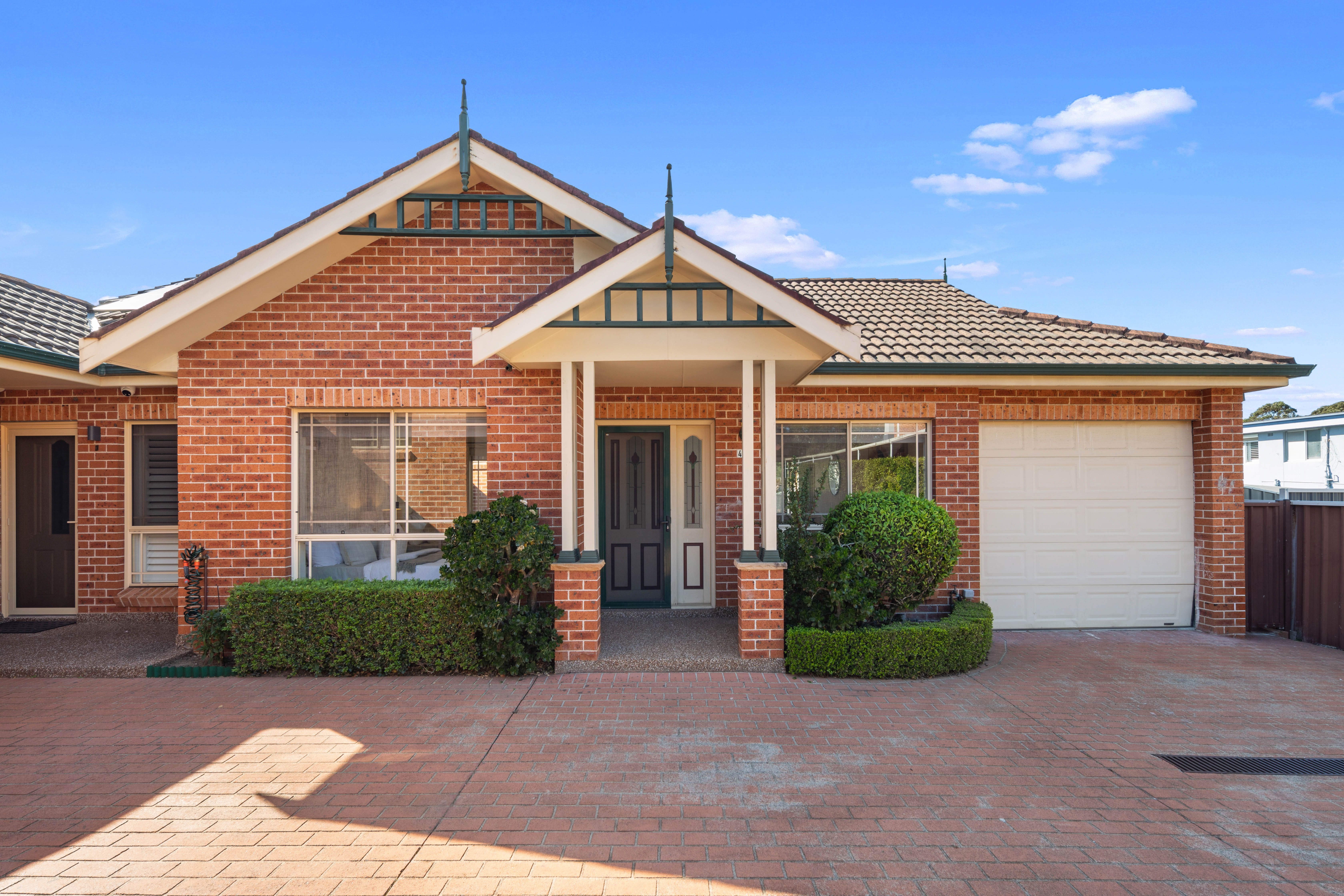 4/122-124 West Botany Street — photo from Ray White Hurstville