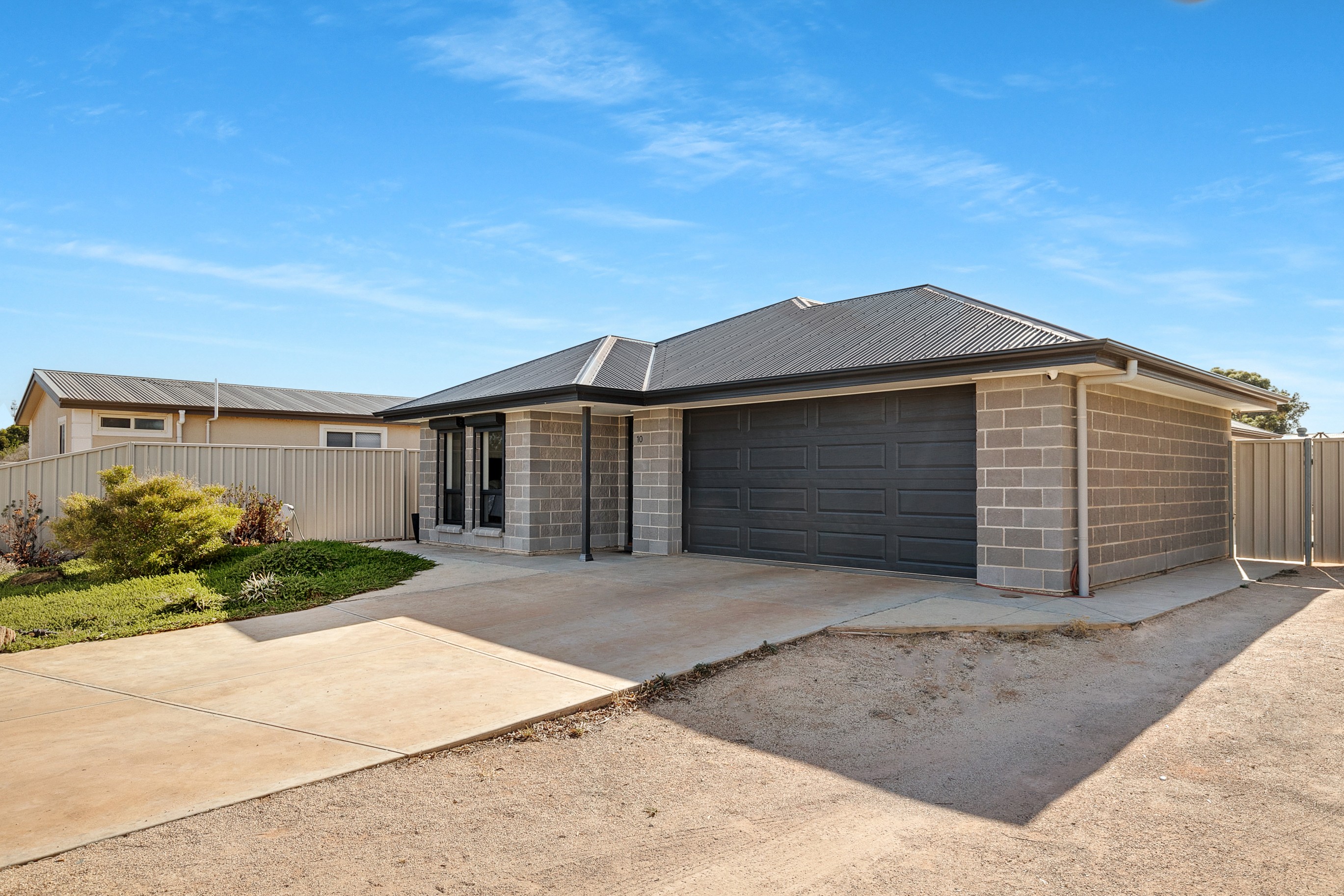 10 Eyre Street, Loxton, SA 5333
