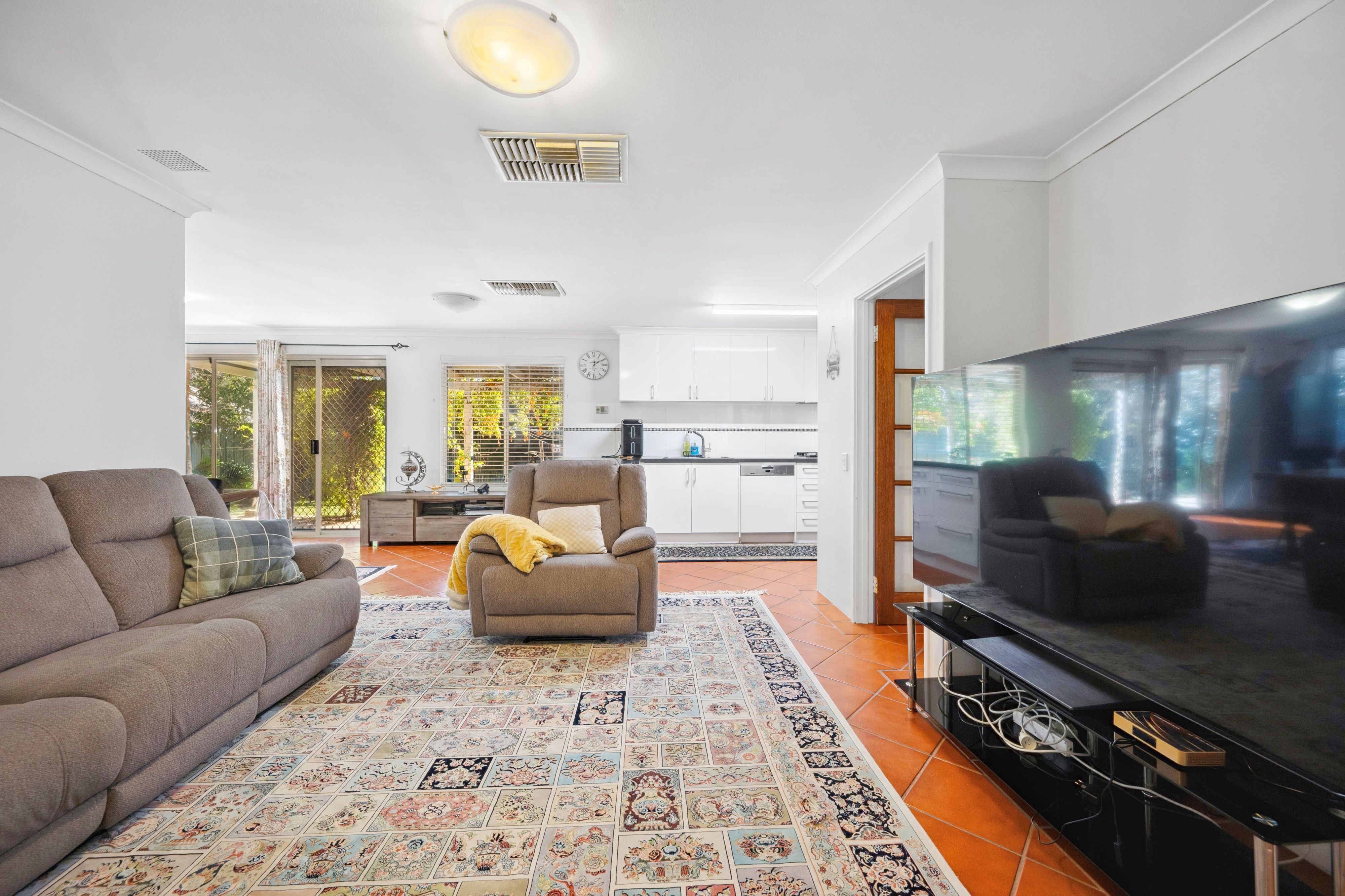 8 Uralla Close — photo 9 of 29