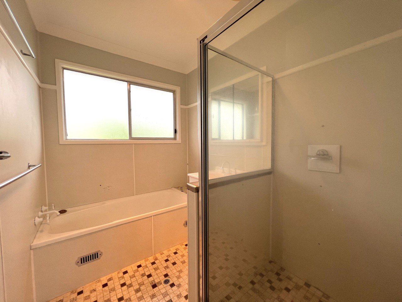 28 Jones Street — photo 11 of 12