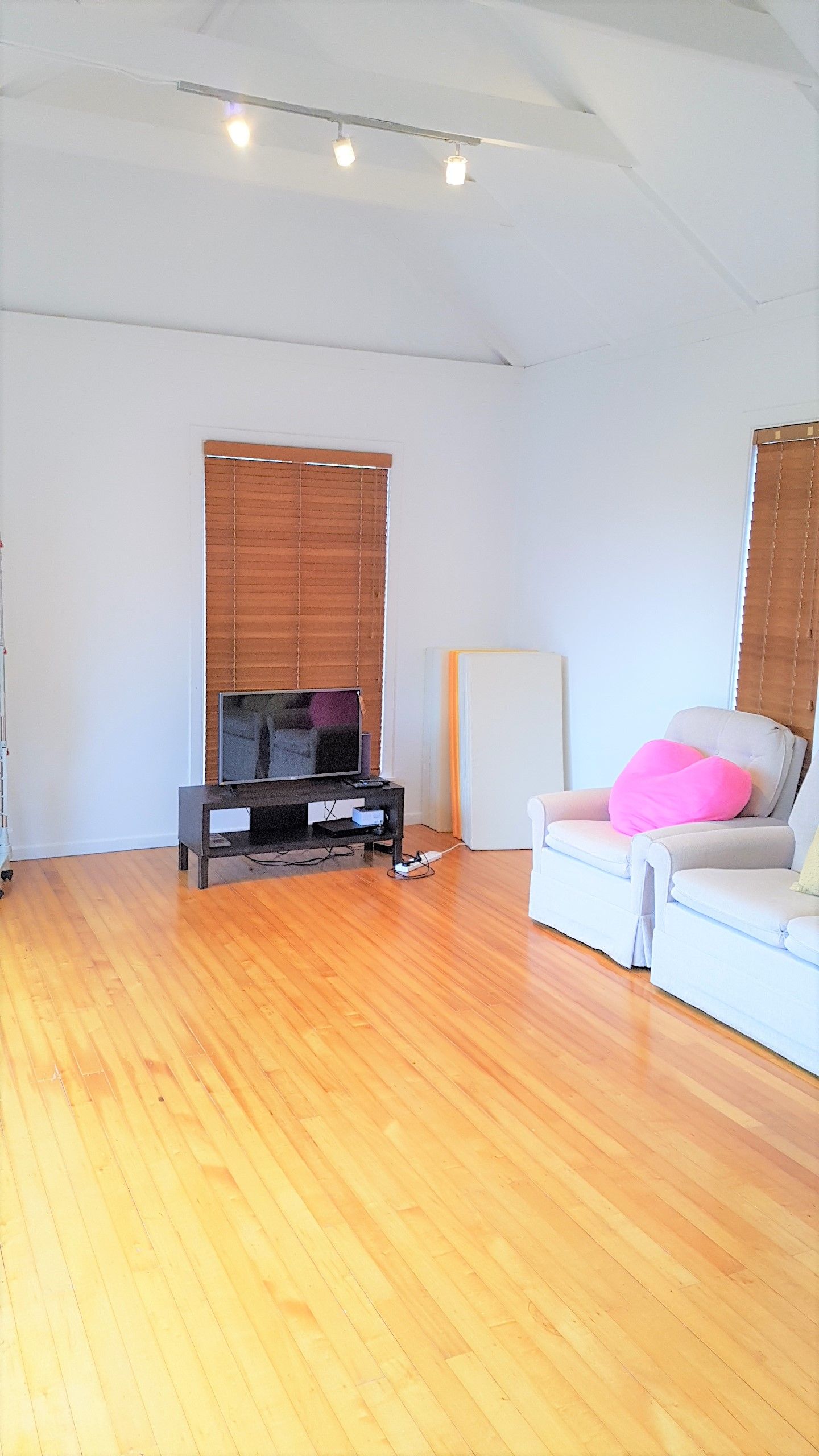 19 Pemberton Avenue, Glenfield, North Shore City