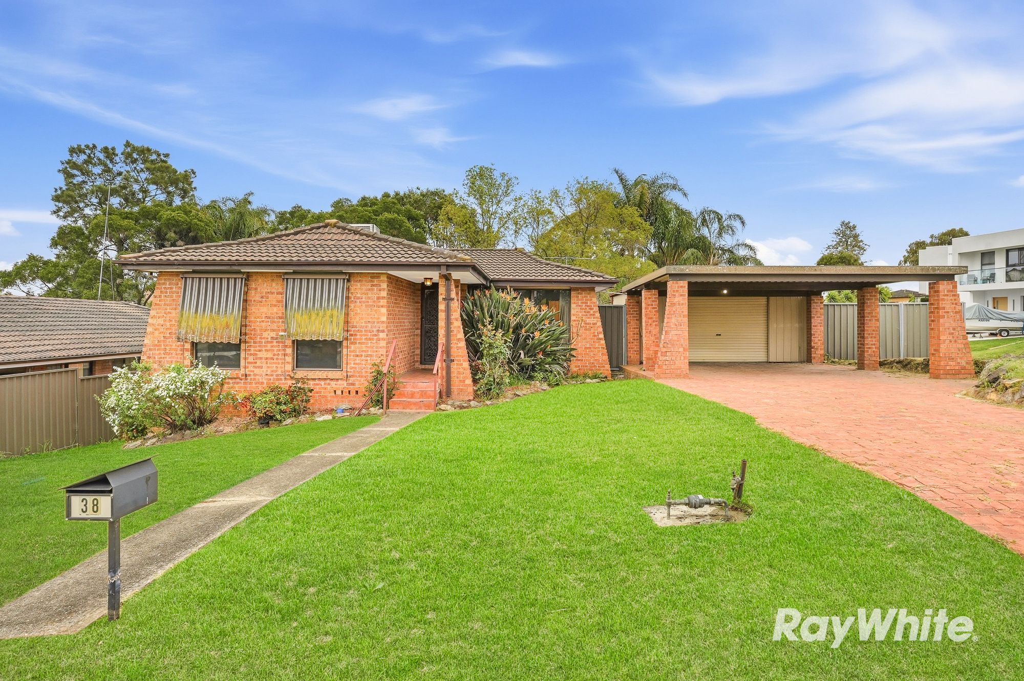 38 Explorers Way — photo from Ray White United Group
