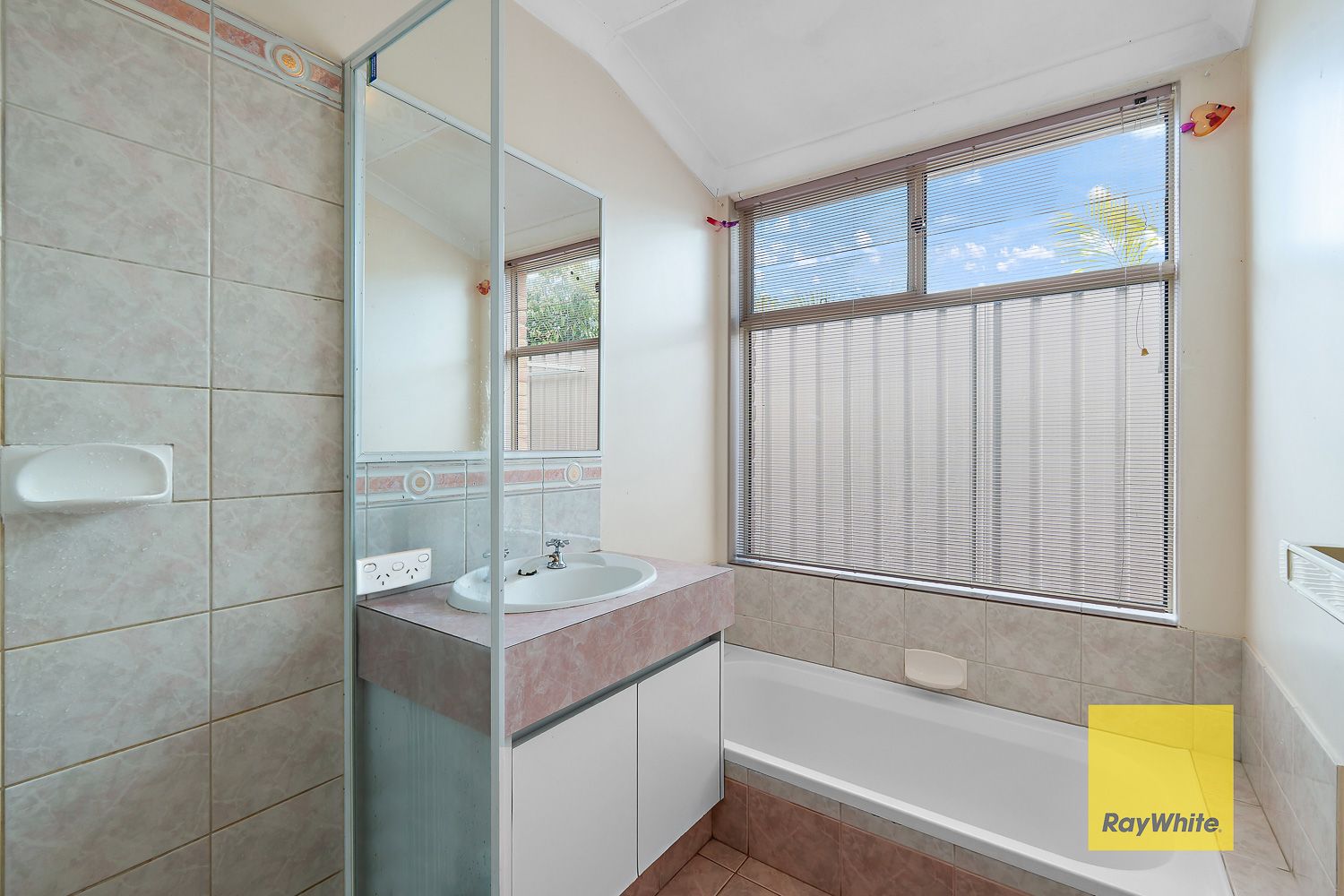 9 Goodwood Way — photo 10 of 19