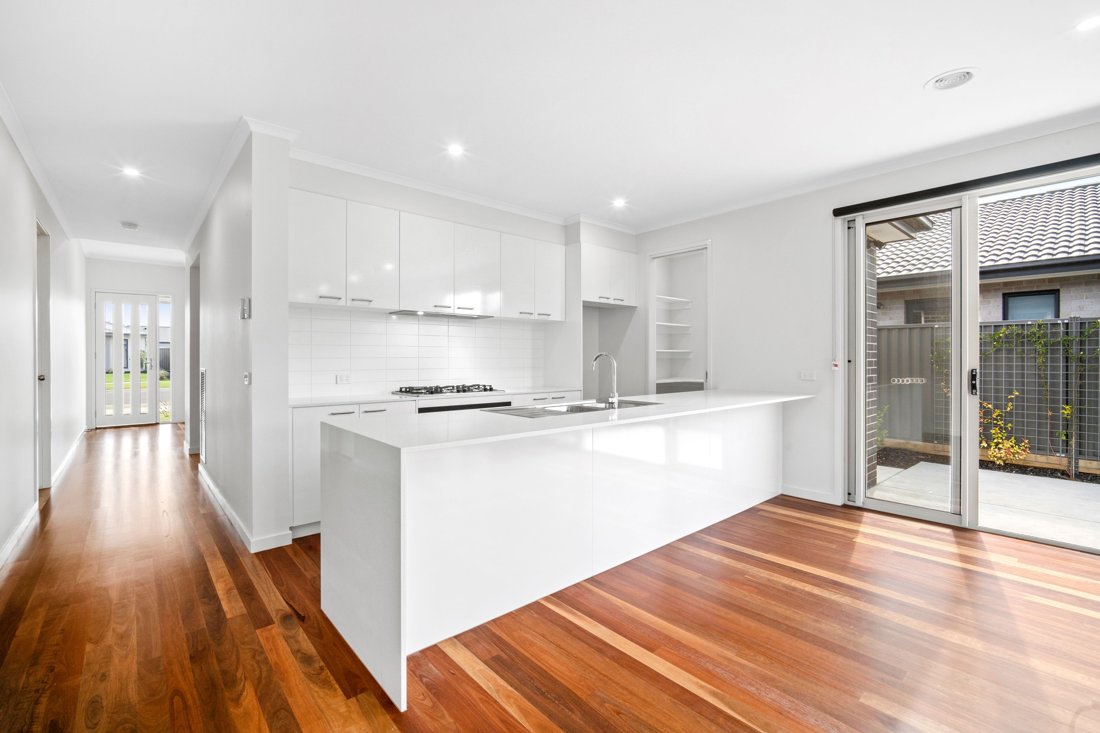 25 Hollioake Drive — photo 3 of 8