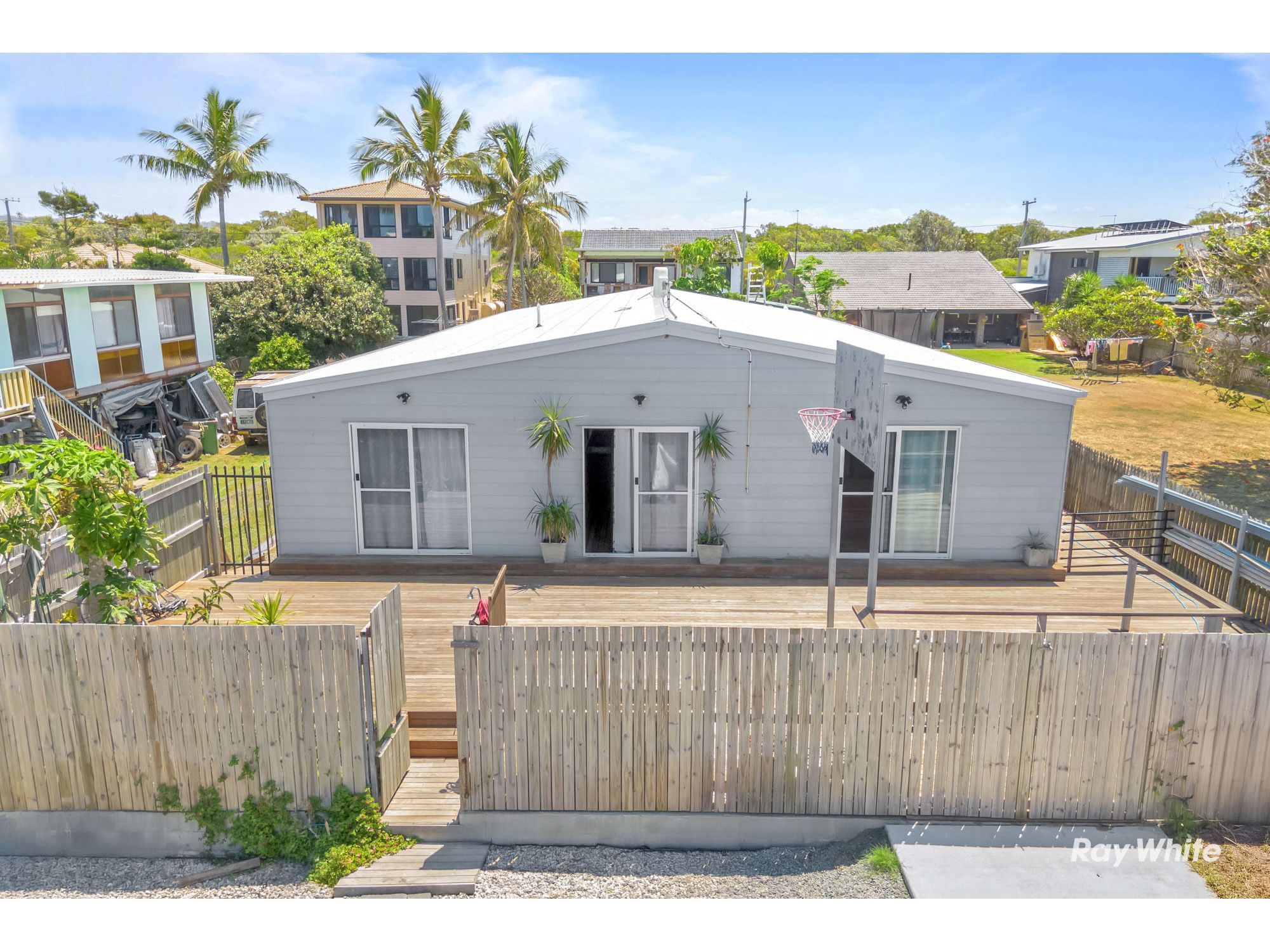 12 Kiama Avenue, Bangalee, QLD 4703