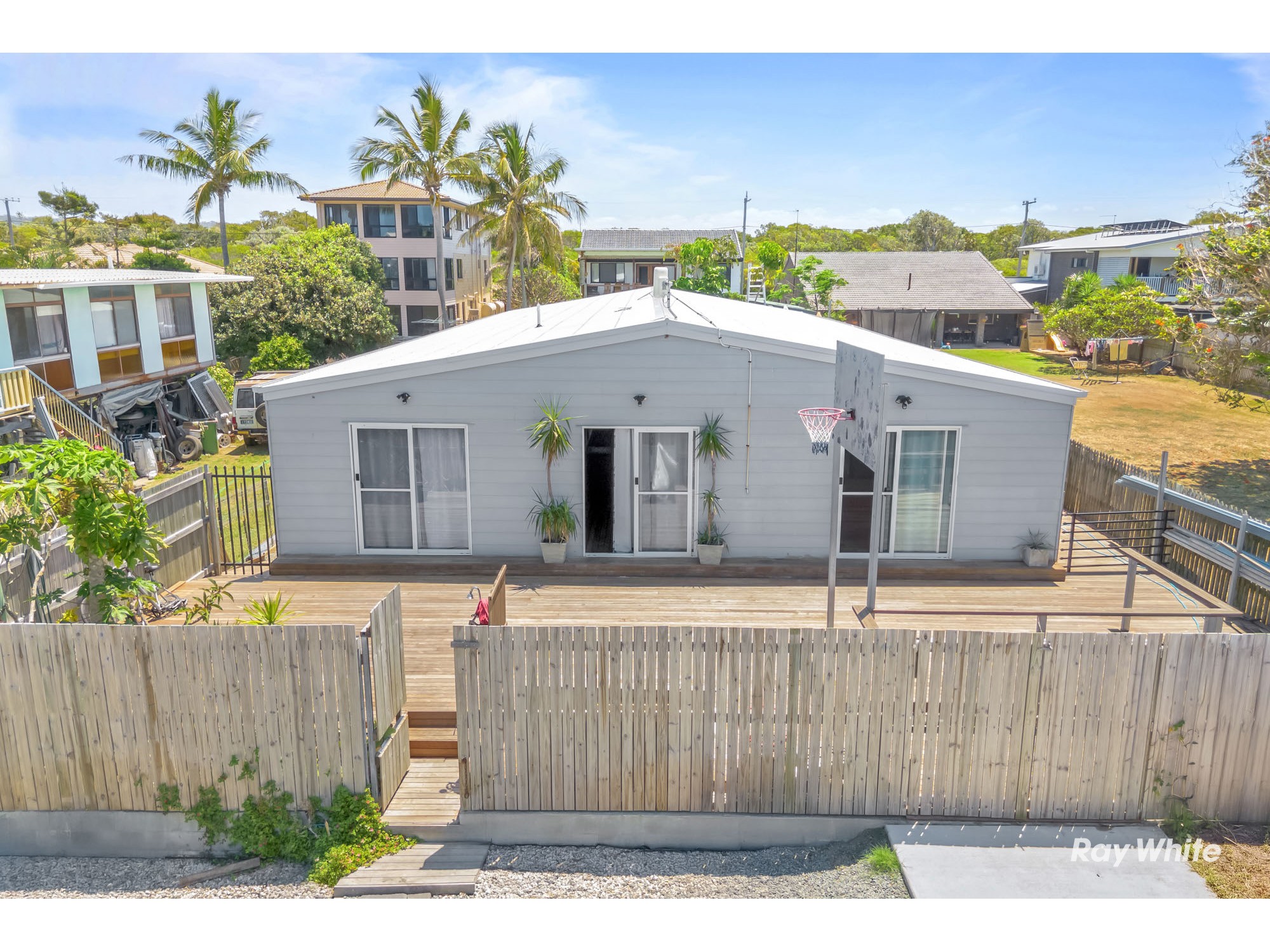 12 Kiama Avenue, Bangalee, QLD 4703