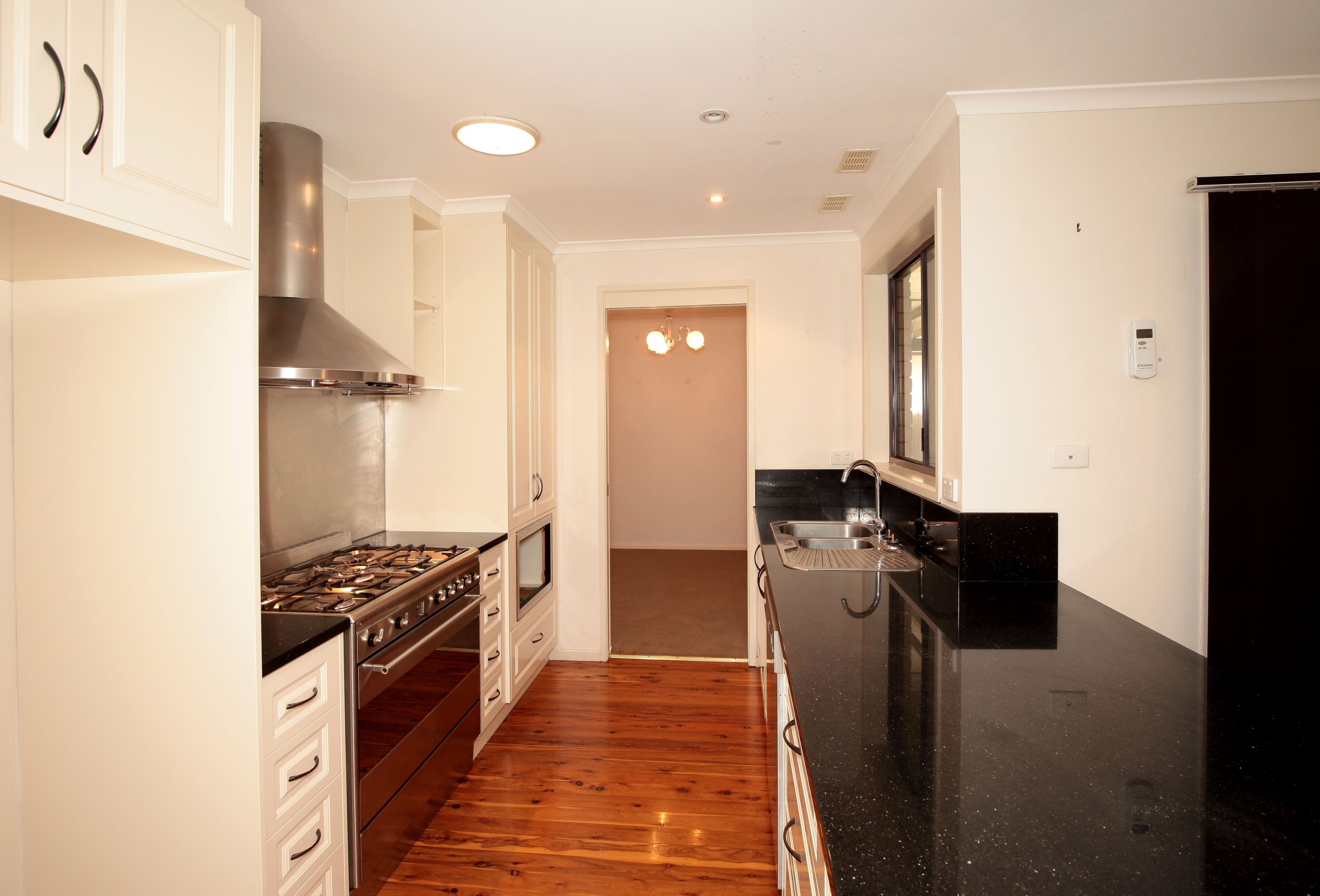 3 Mimosa Drive, Mount Austin, NSW 2650