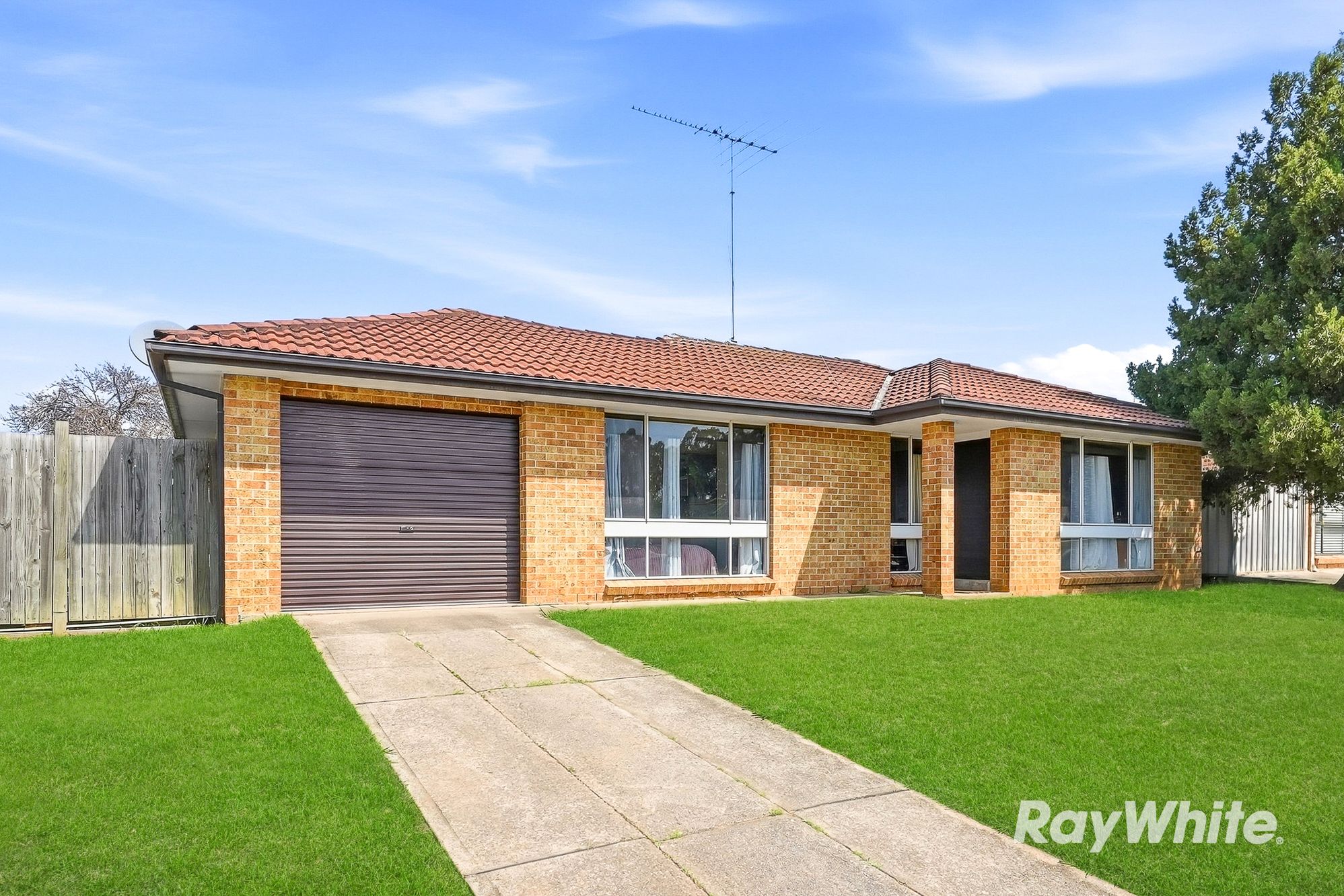37 Aquarius Crescent — photo from Ray White United Group