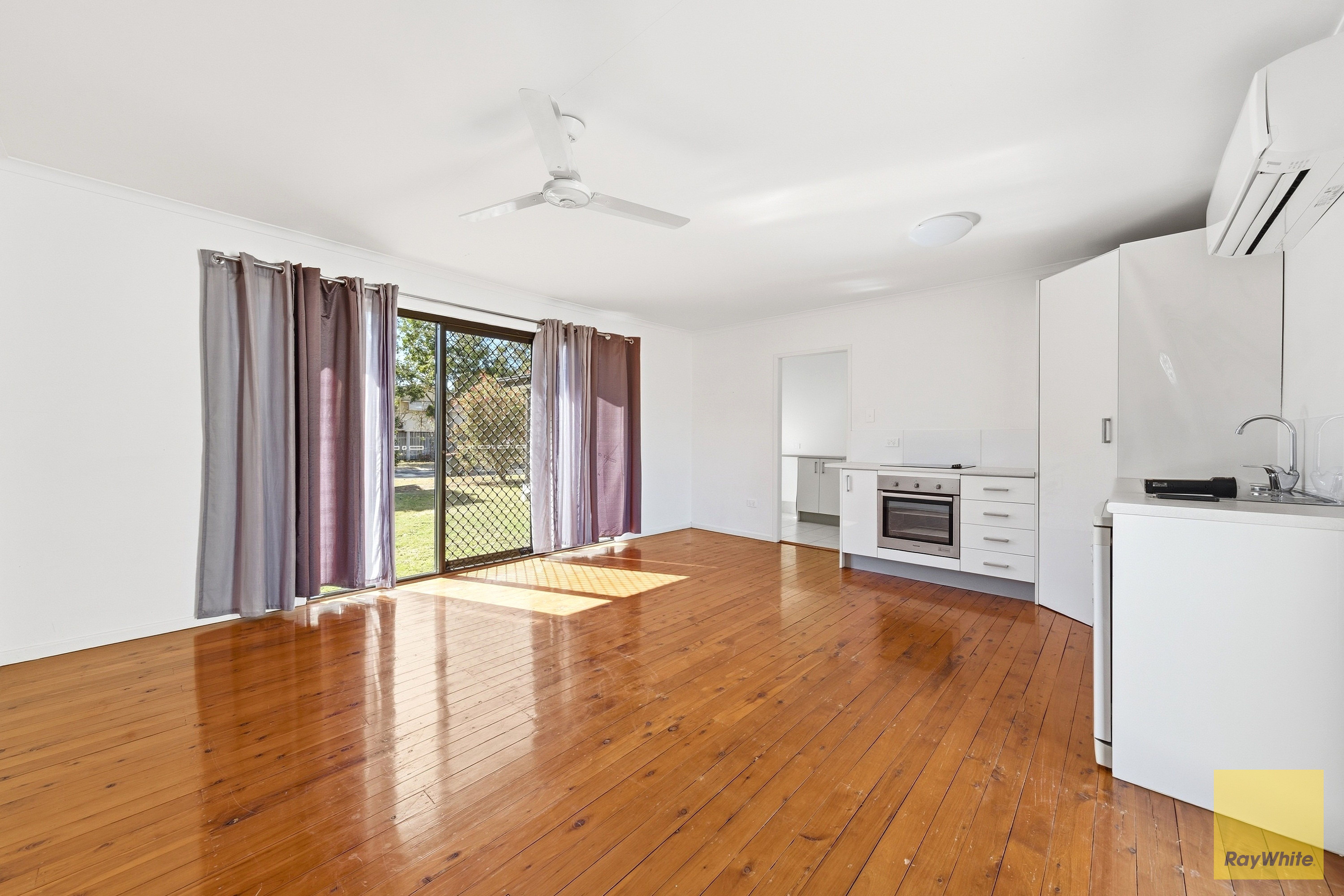 4 Racecourse Road — photo 7 of 14