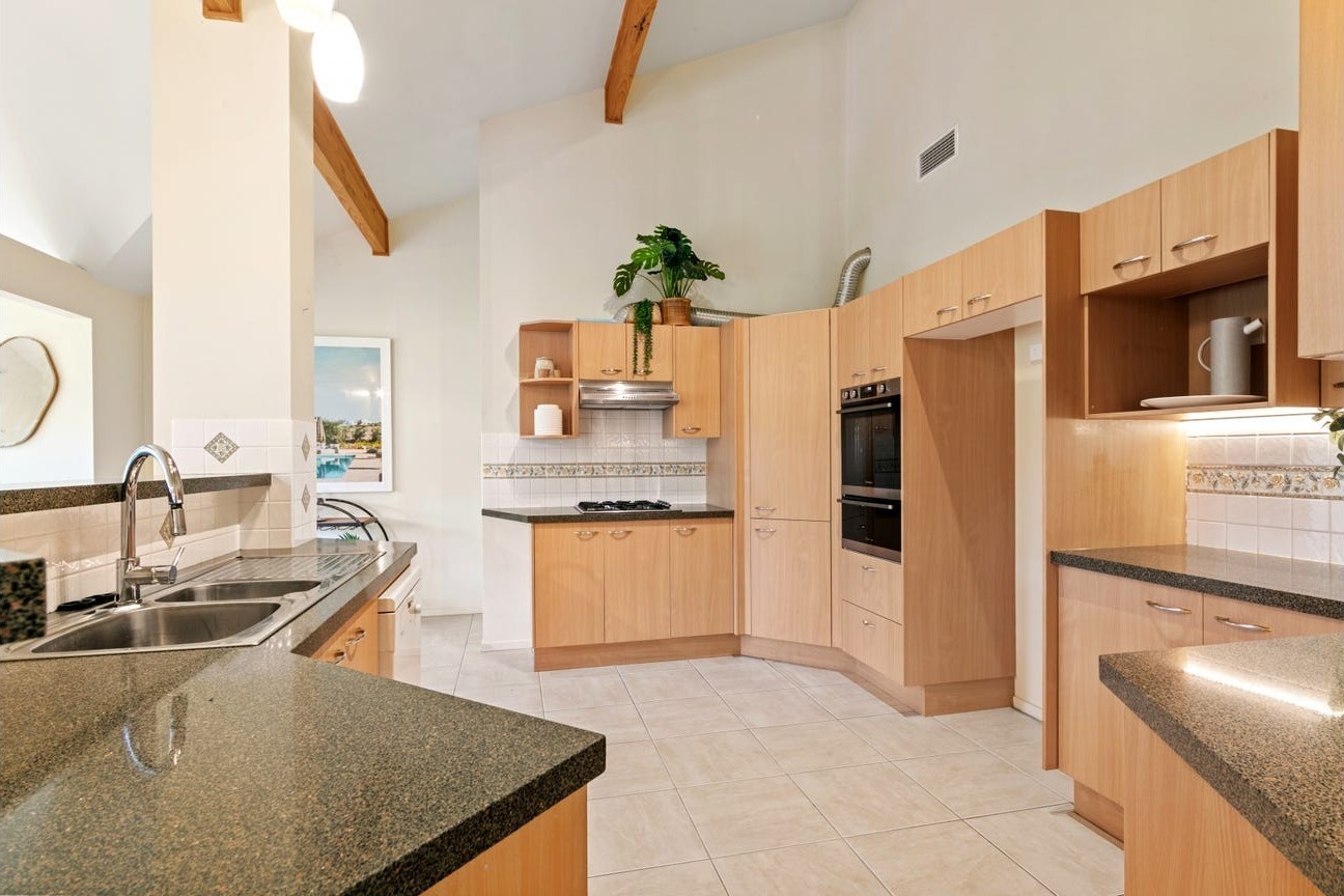 28 Jean Norman Close, Wyoming, NSW 2250