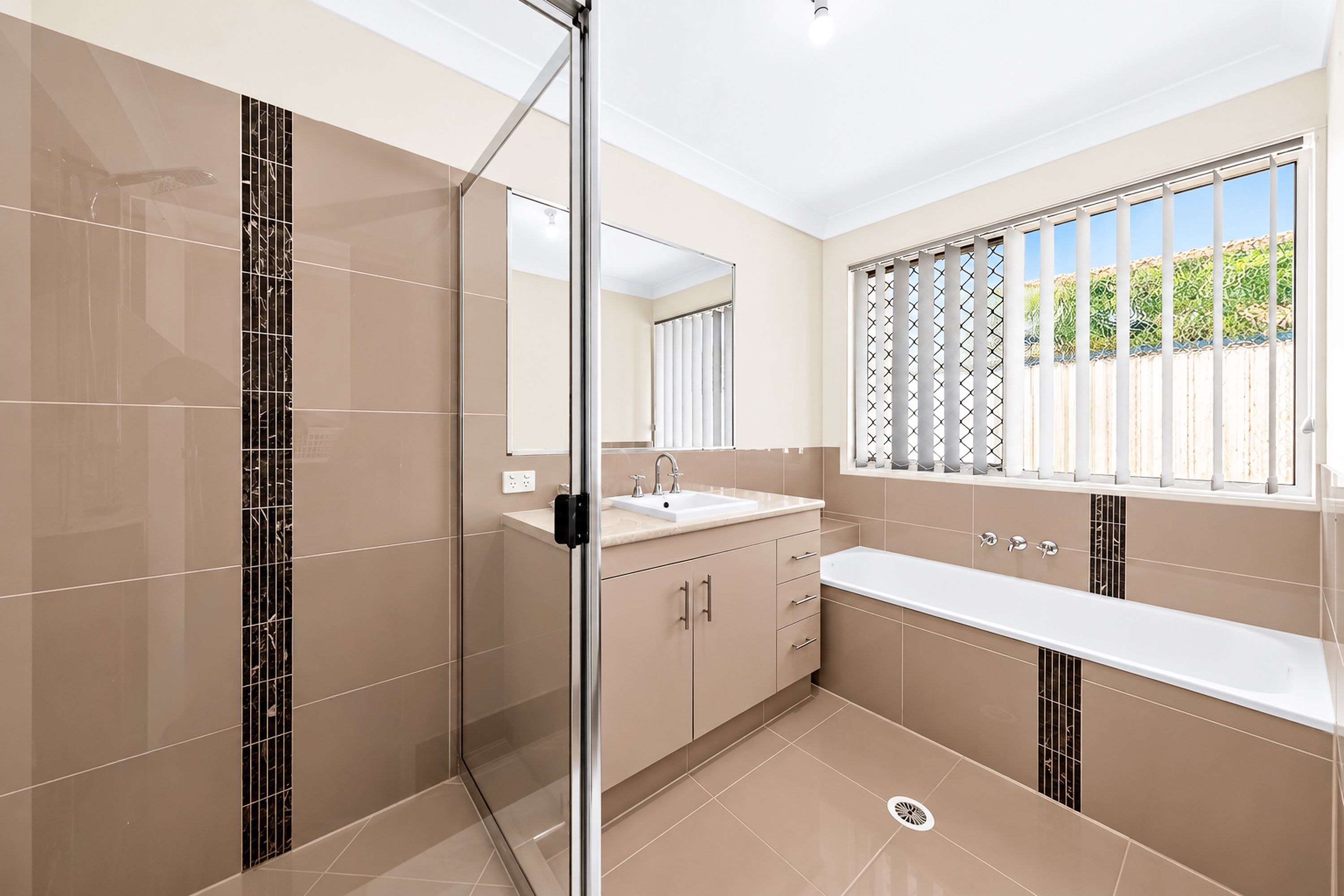 15 Meridian Place — photo 10 of 19
