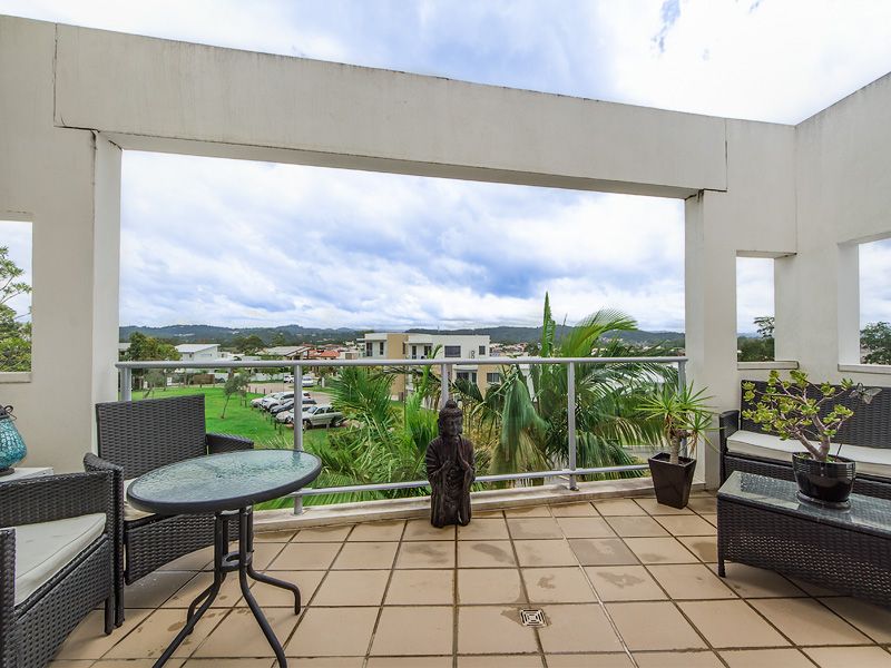 10 Valbonne Avenue, Varsity Lakes QLD 4227