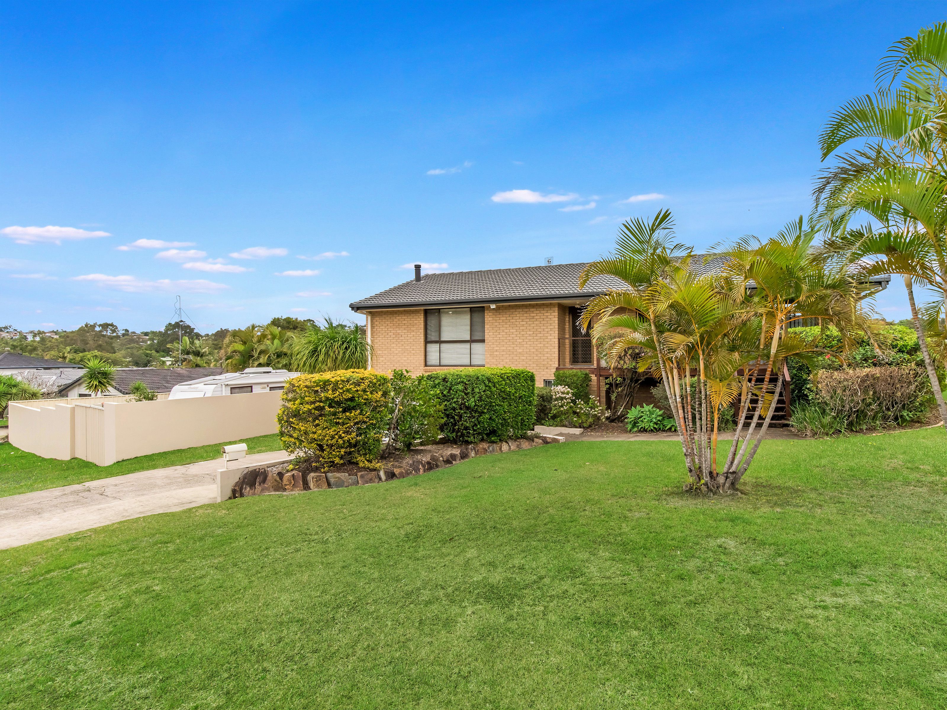 1 Aberdeen Court, Highland Park, QLD 4211