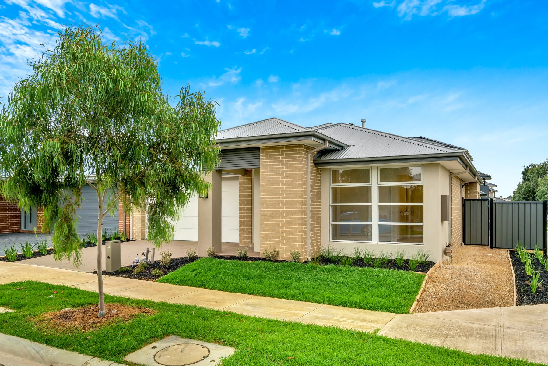18 Whitfield Crescent, Craigieburn, VIC 3064