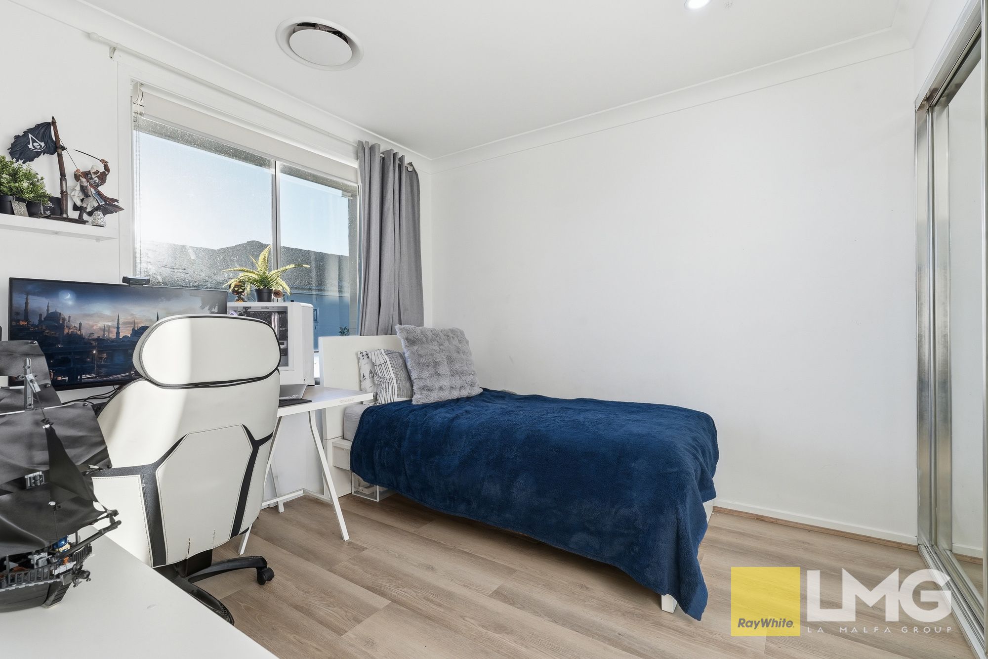 19 Castle Street — photo 10 of 30