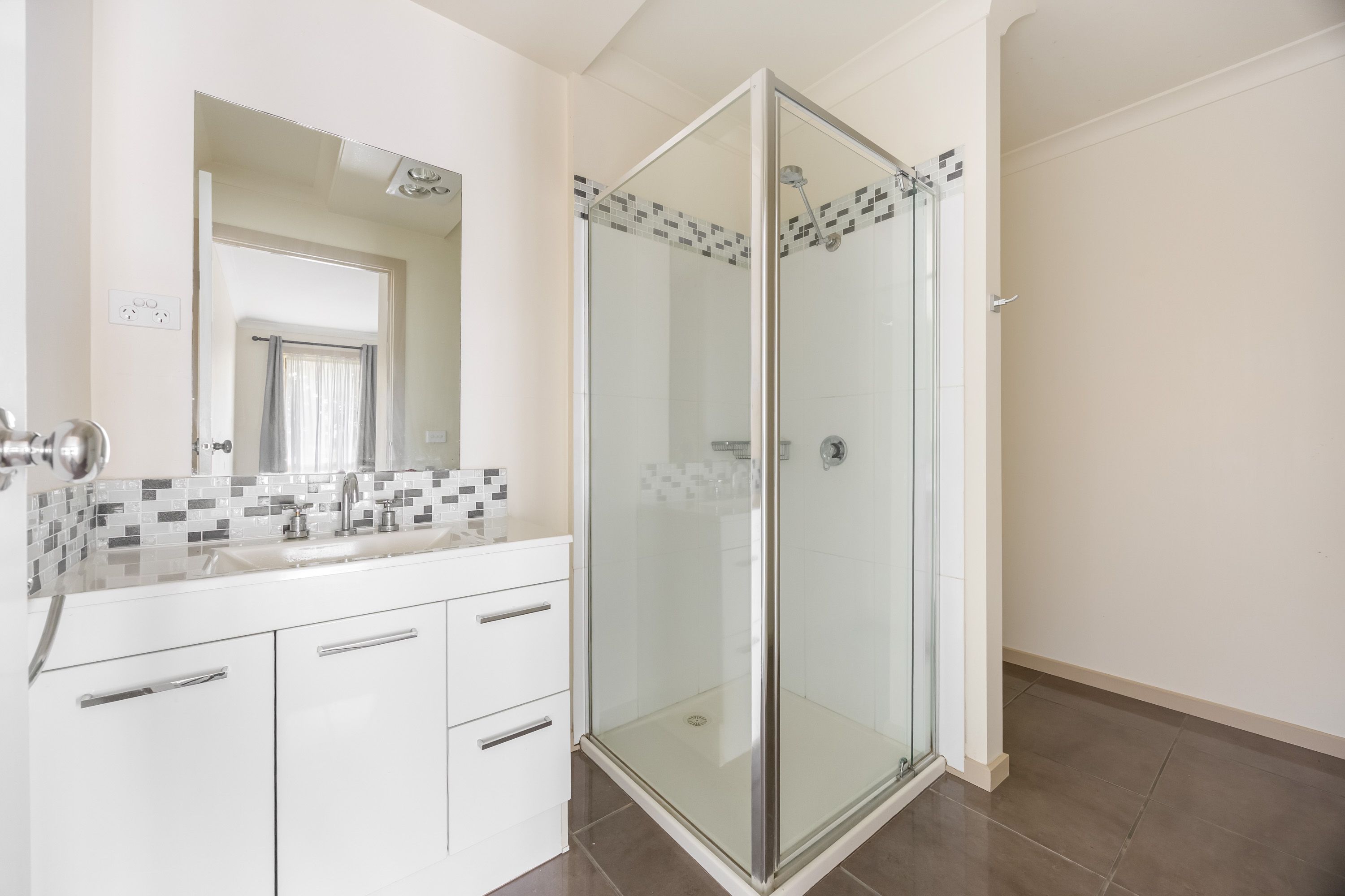 327 Richards Street — photo 3 of 12