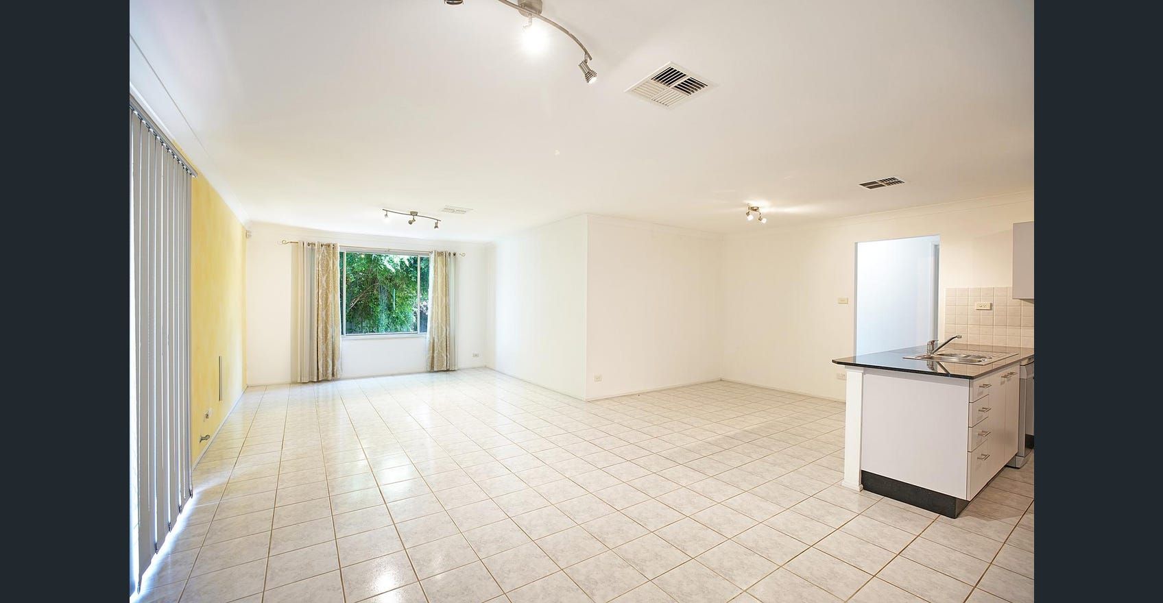13 Narran Place, Glenmore Park, NSW 2745