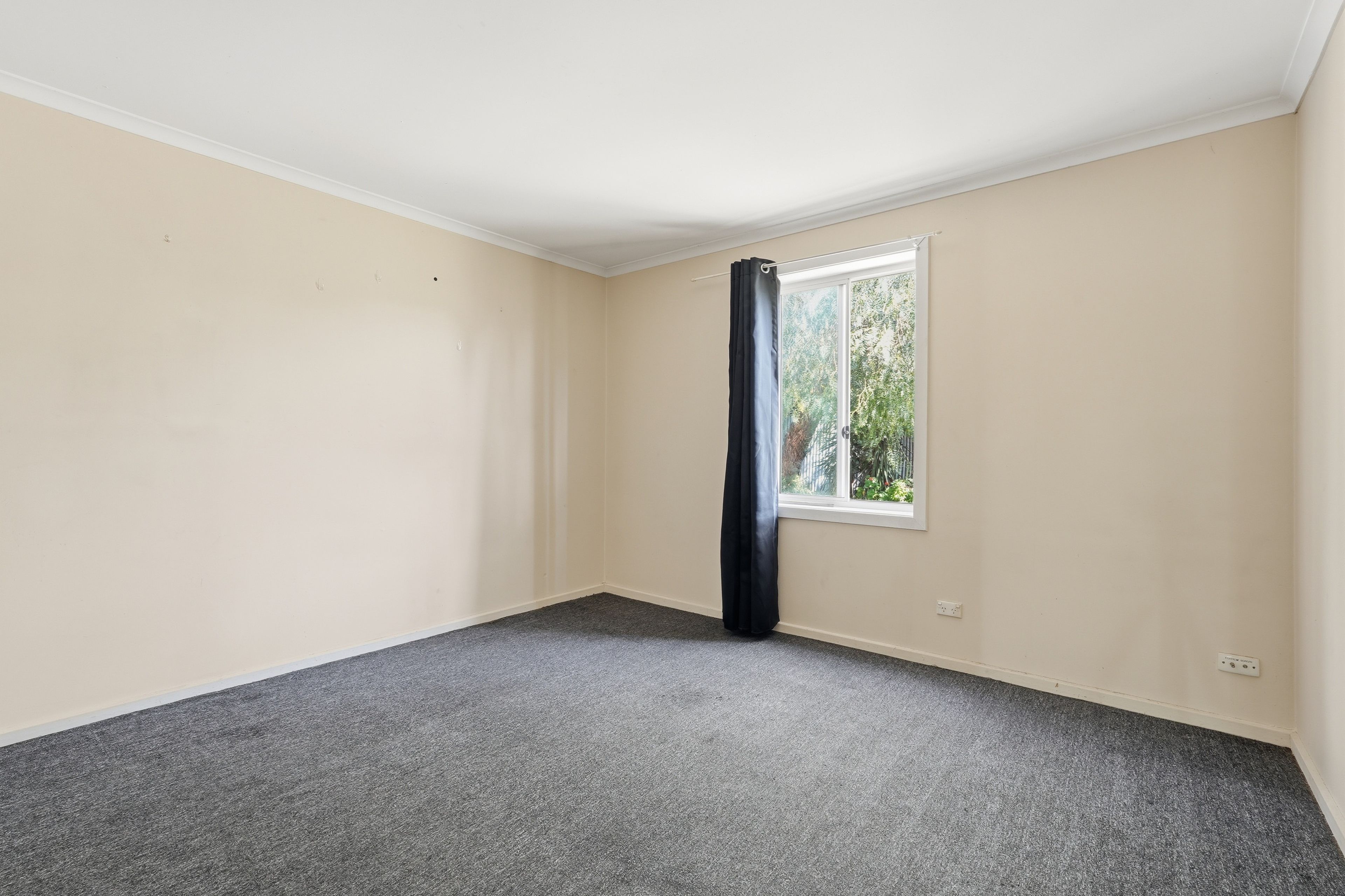 10 Koongarra Crescent — photo 6 of 11
