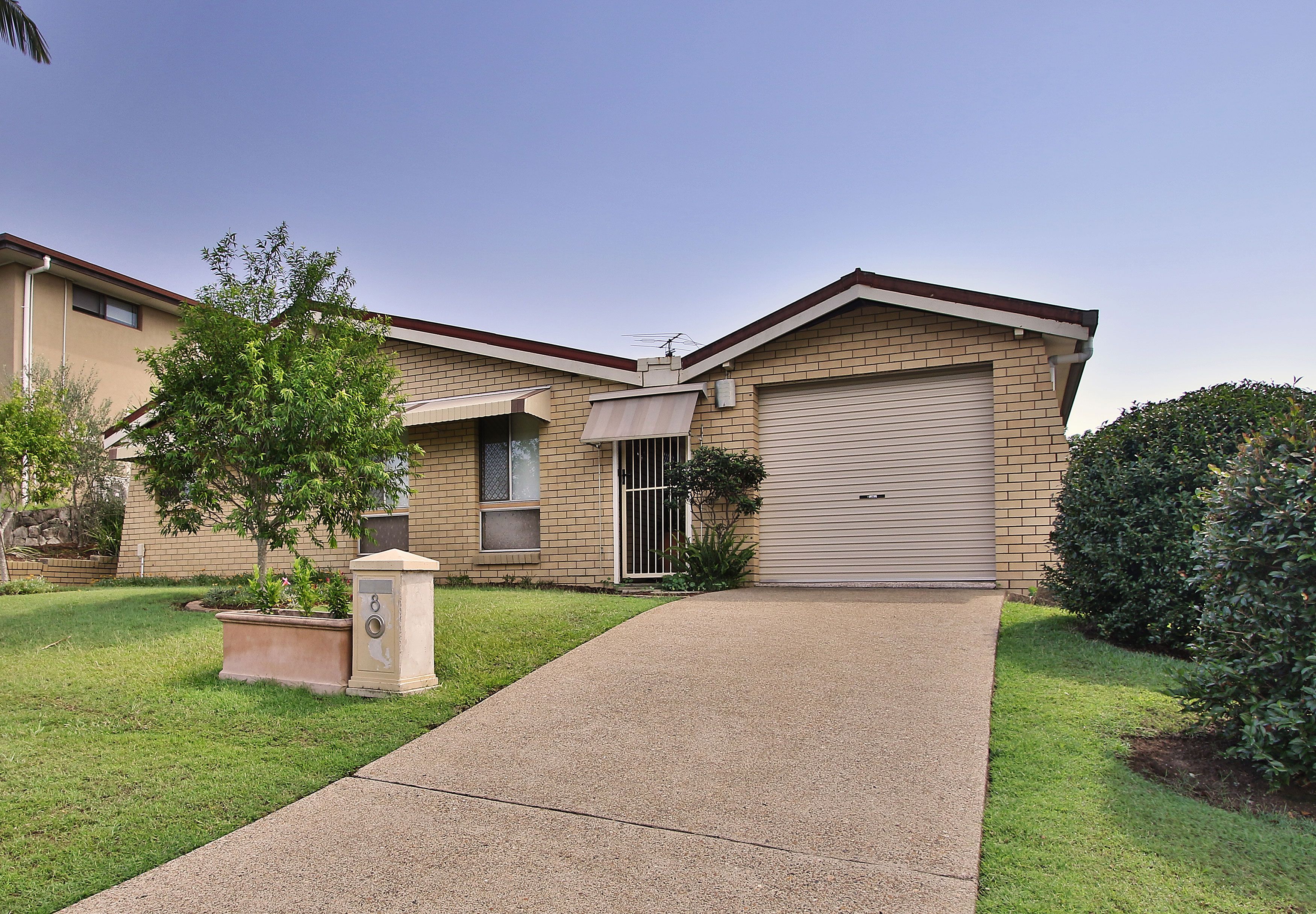 8 Pavuvu Street, Mansfield, QLD 4122