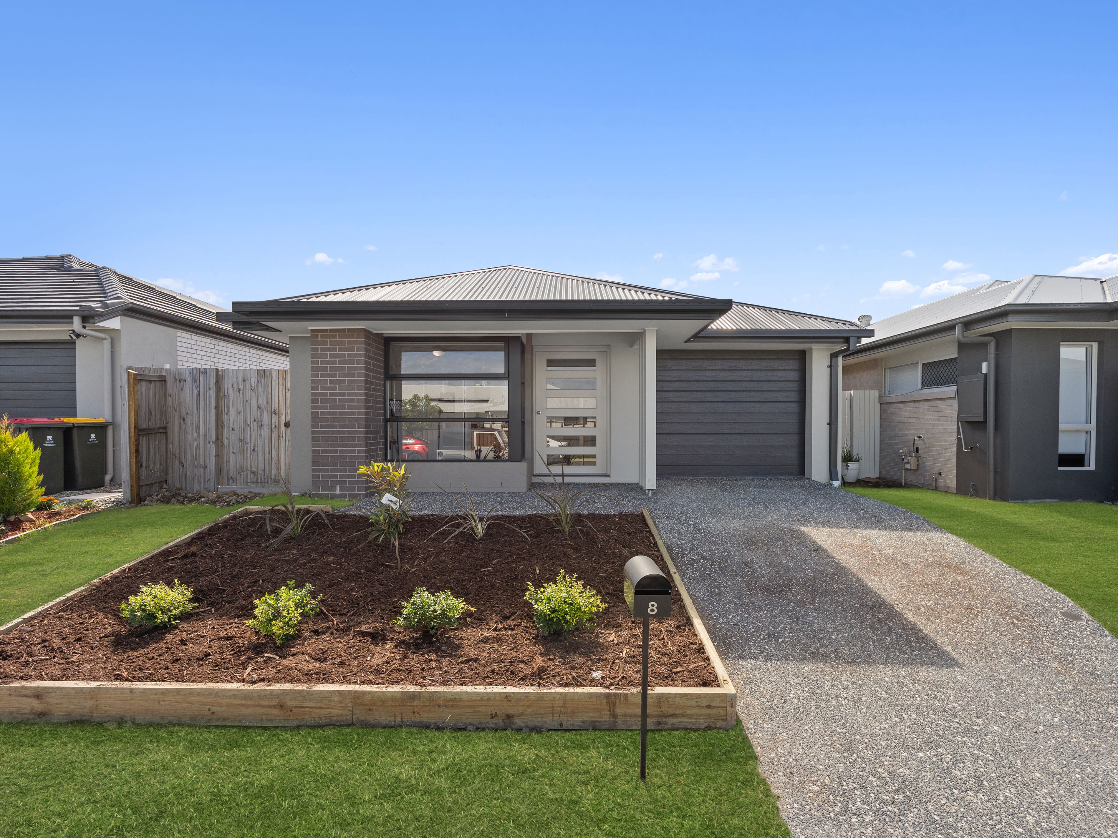 8 Macintyre Street, South Ripley QLD 4306