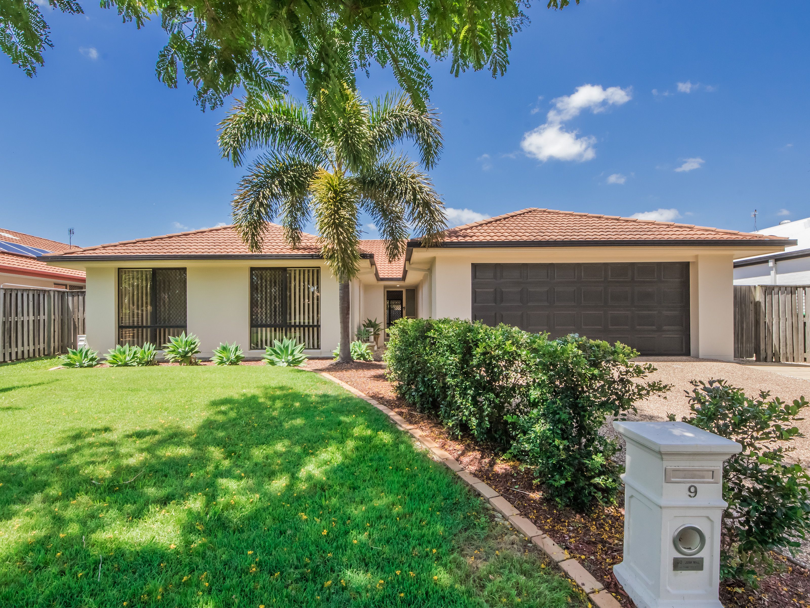 9 Essen Place, Oxenford QLD 4210