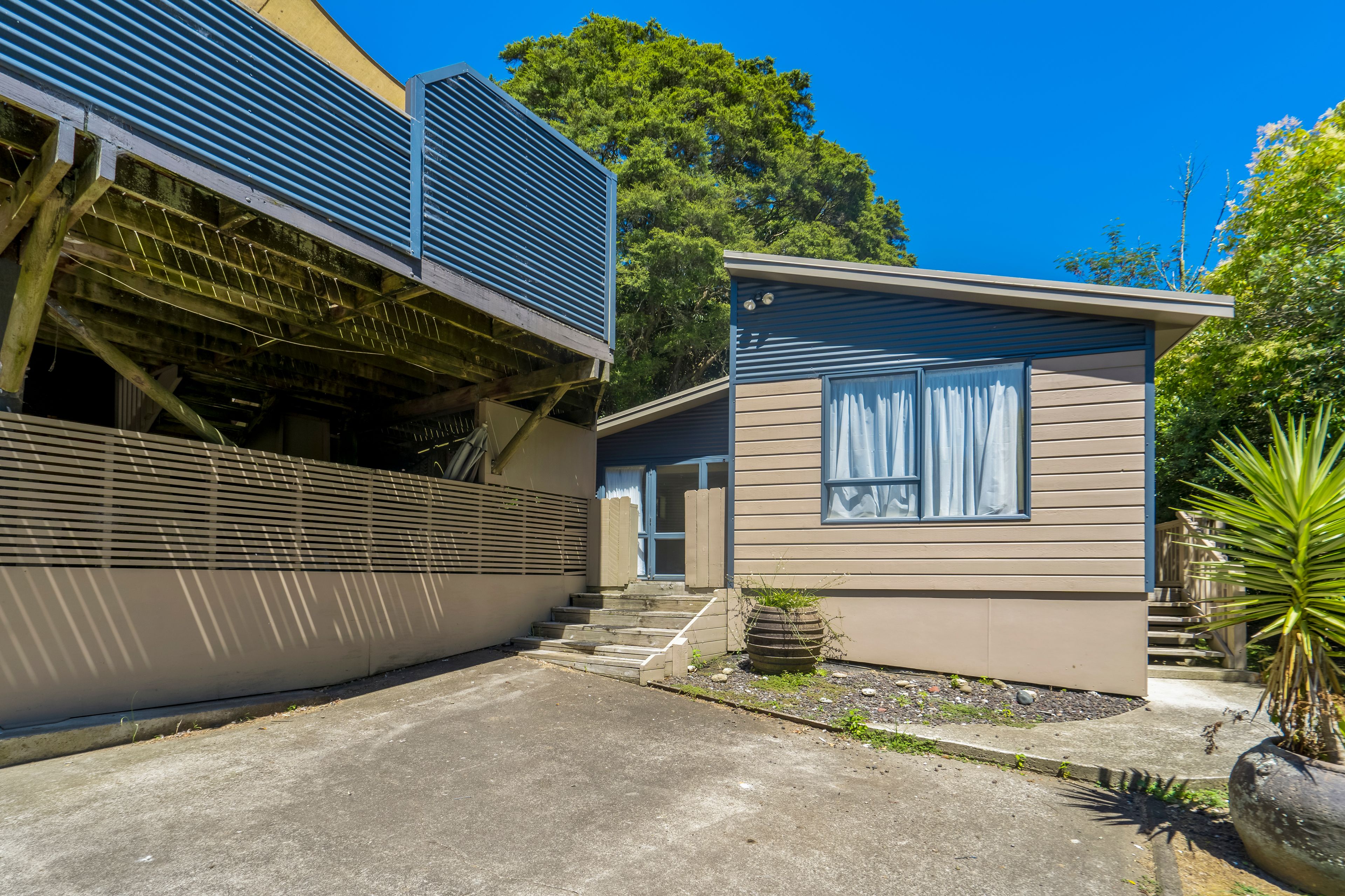 2/8a Montressor Place, Mellons Bay, Manukau City