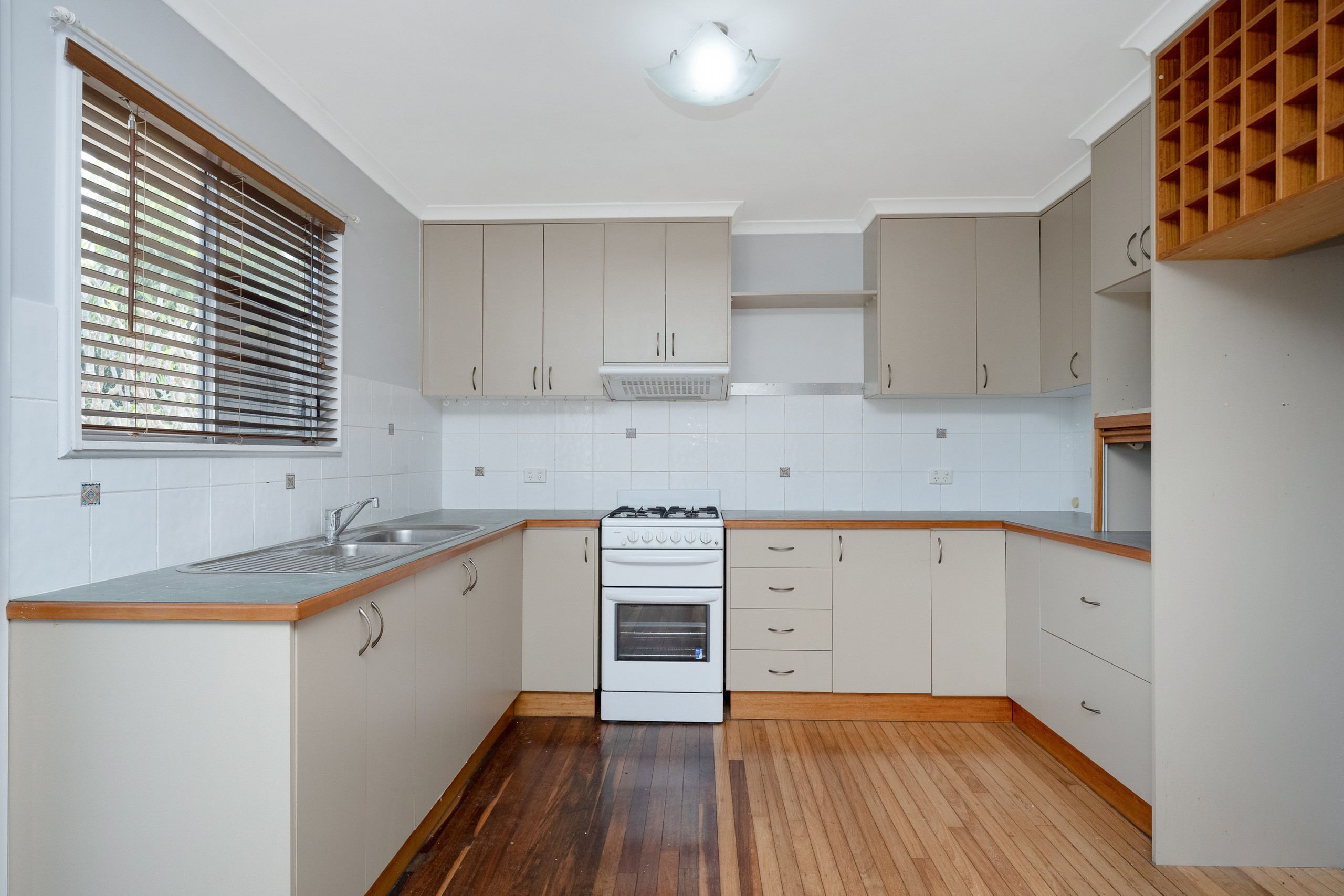 16 Granados Street, Kirwan, QLD 4817