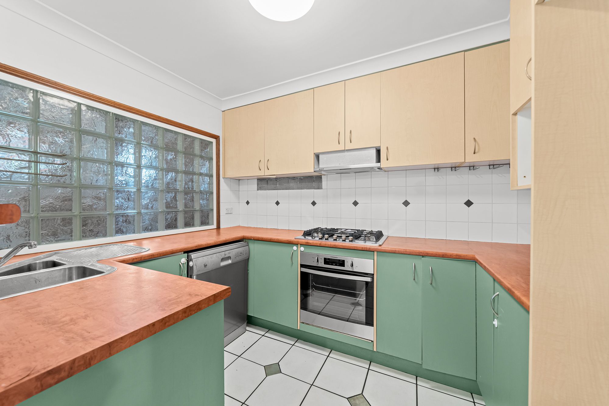 30/18 Magellan Road — photo 12 of 28