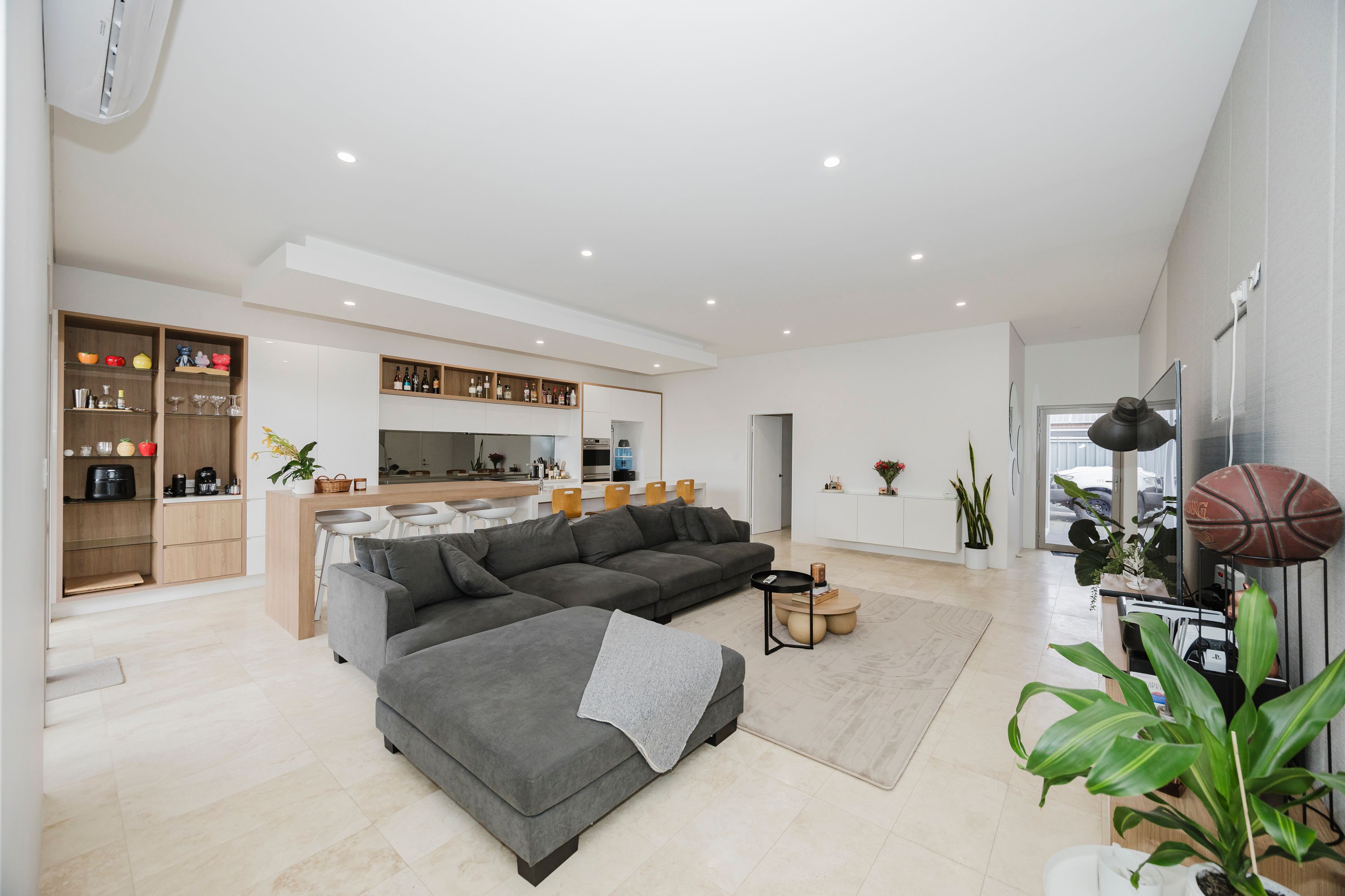 18A Jaeger Square — photo 3 of 24