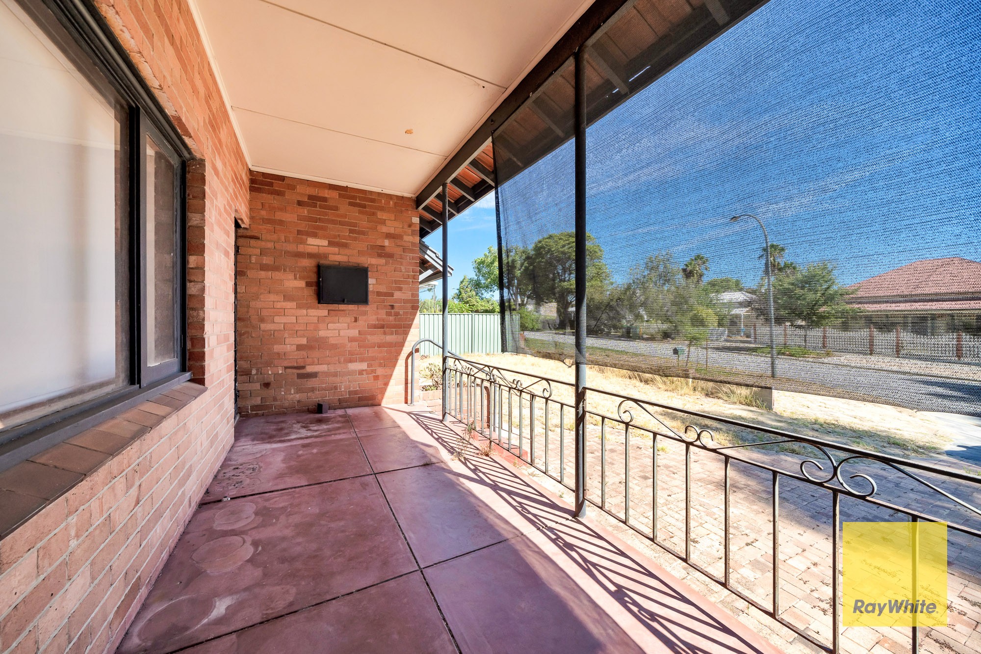 1 Norwood Road, Rivervale, WA 6103